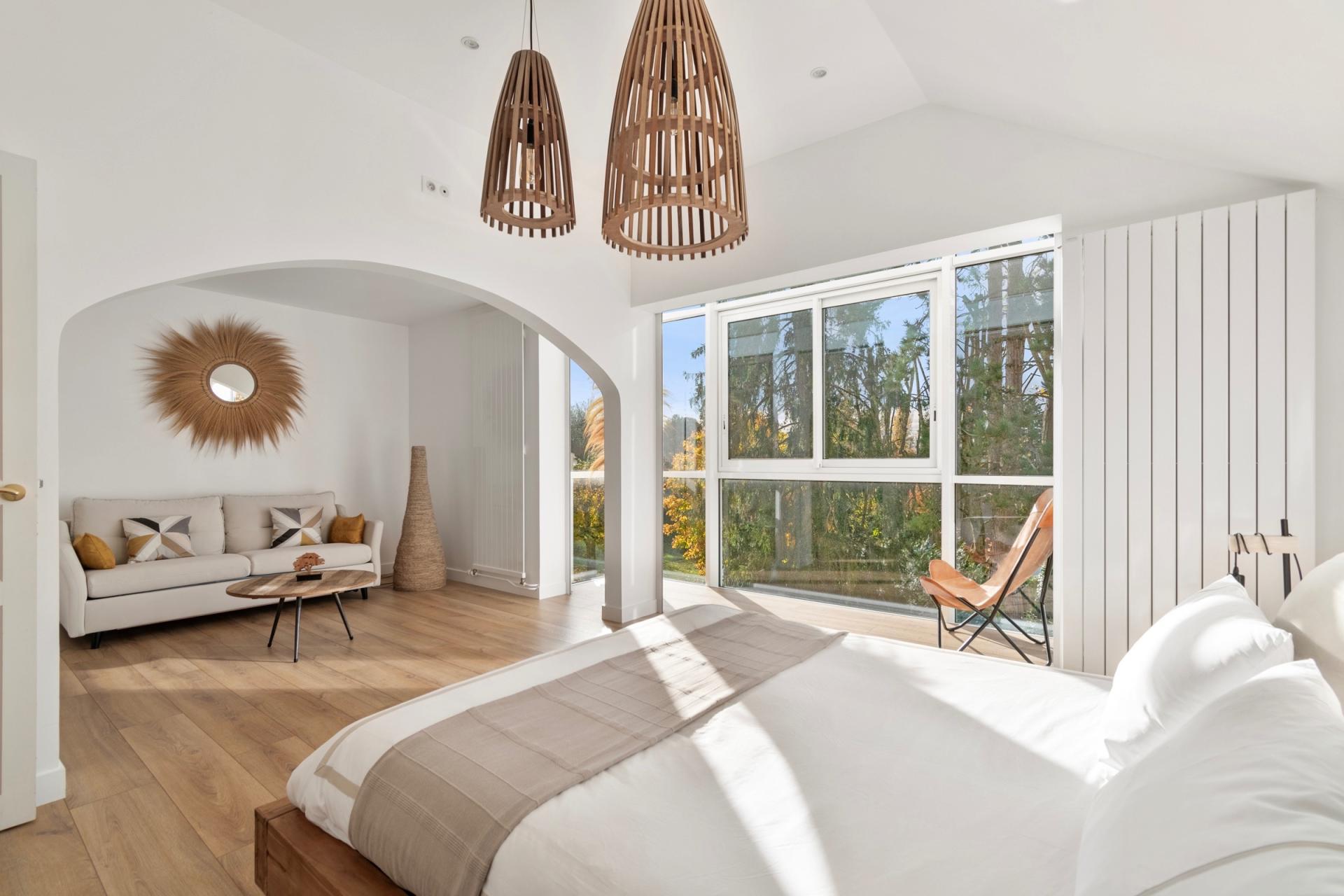 Photo 13 of the listing.