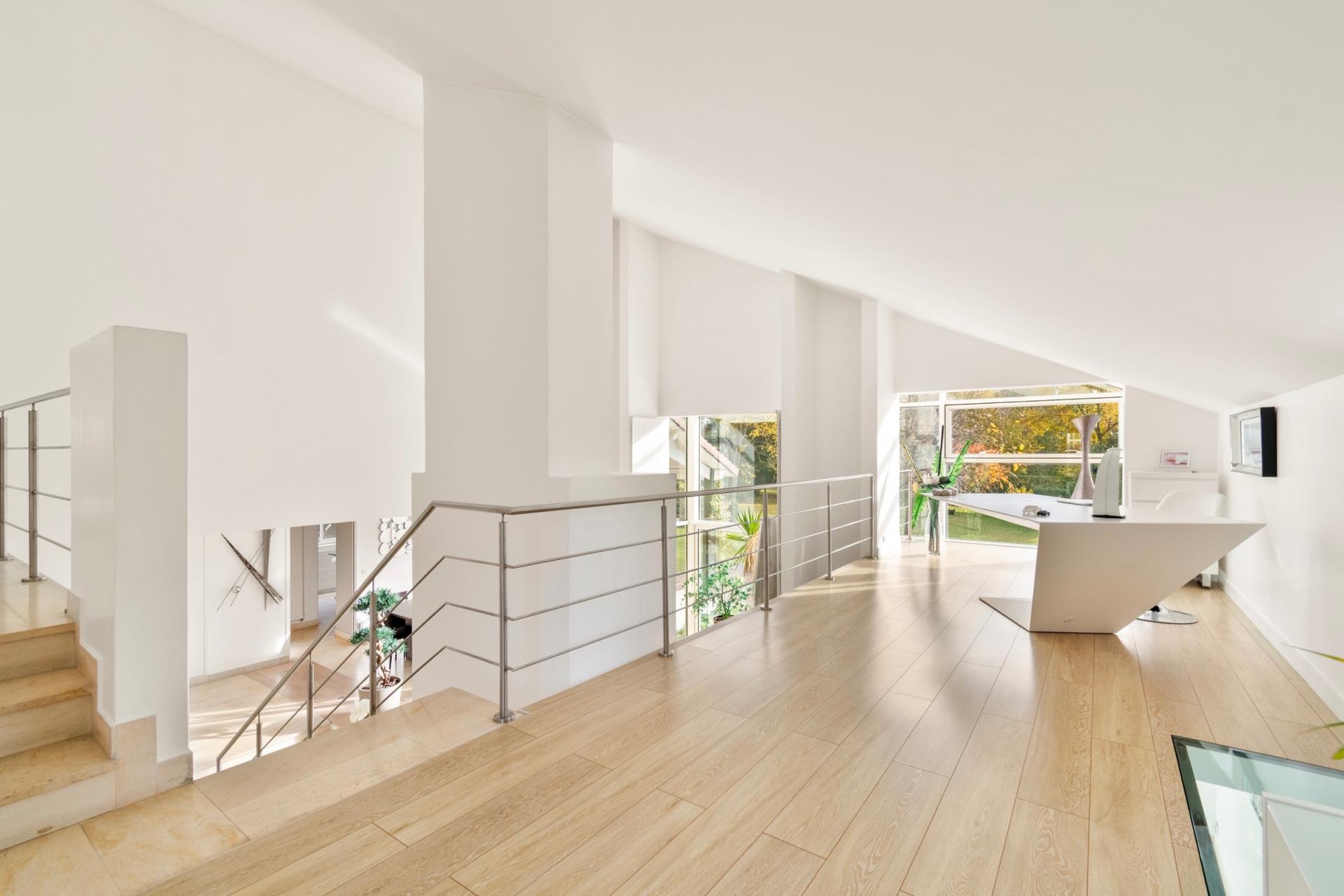 Photo 10 of the listing.