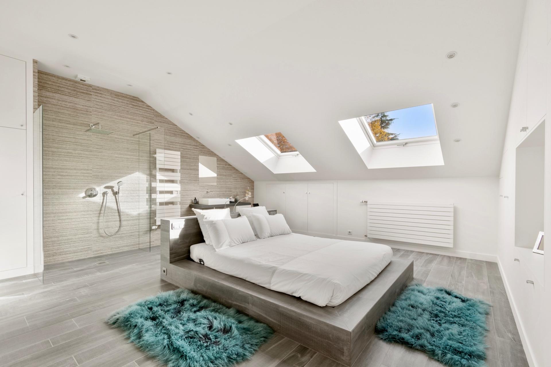 Photo 19 of the listing.