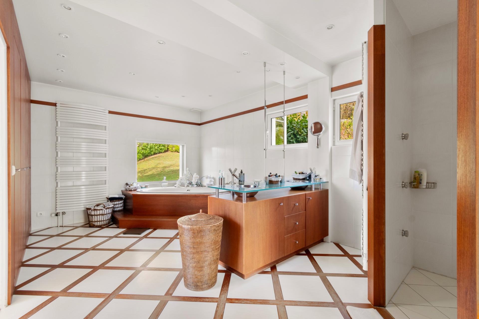 Photo 12 of the listing.