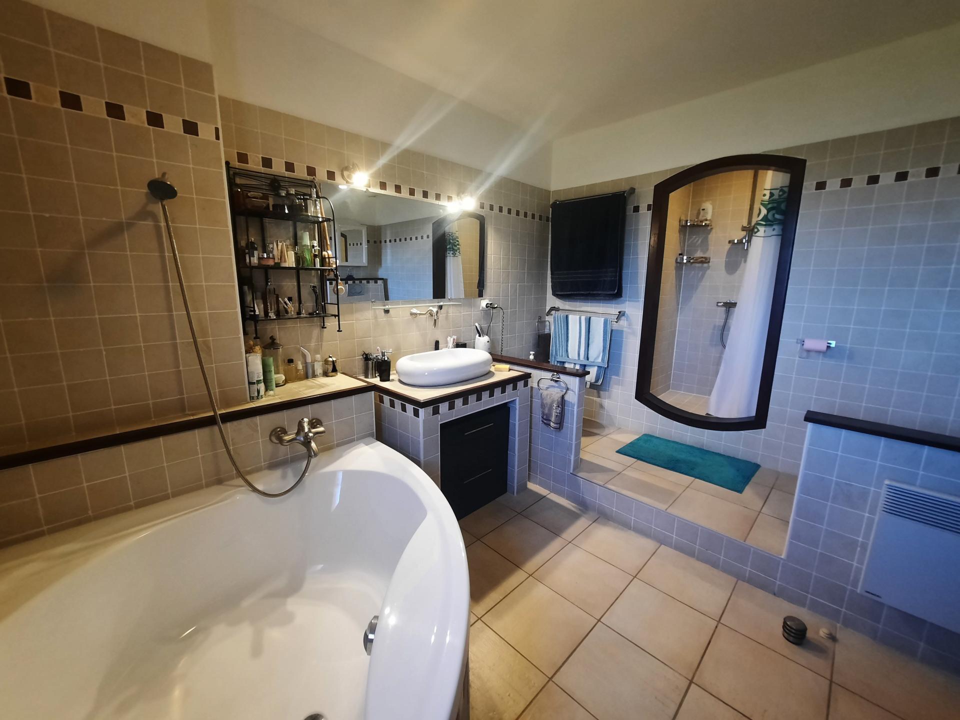 Photo 8 of the listing.