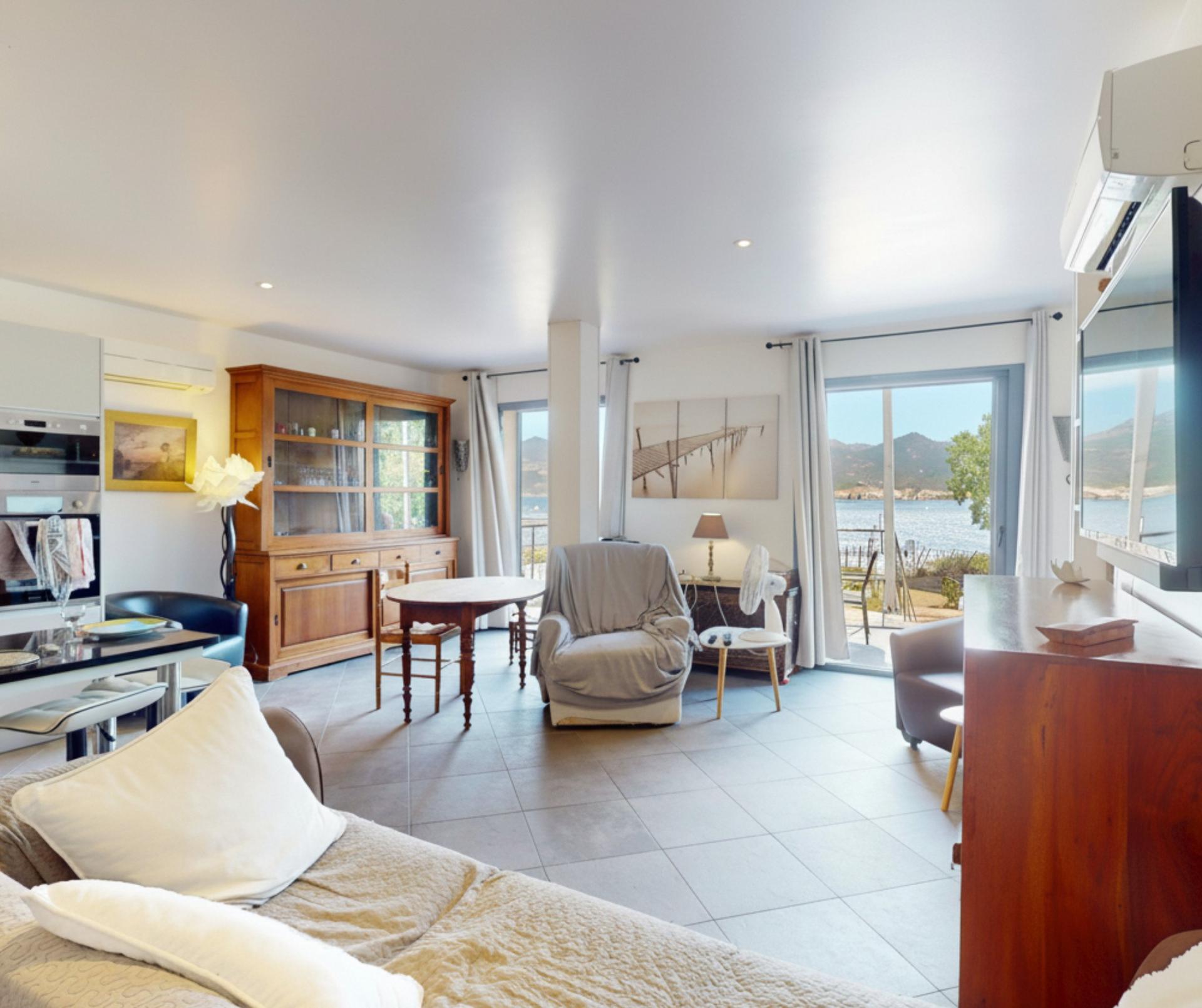 Photo 2 of the listing.