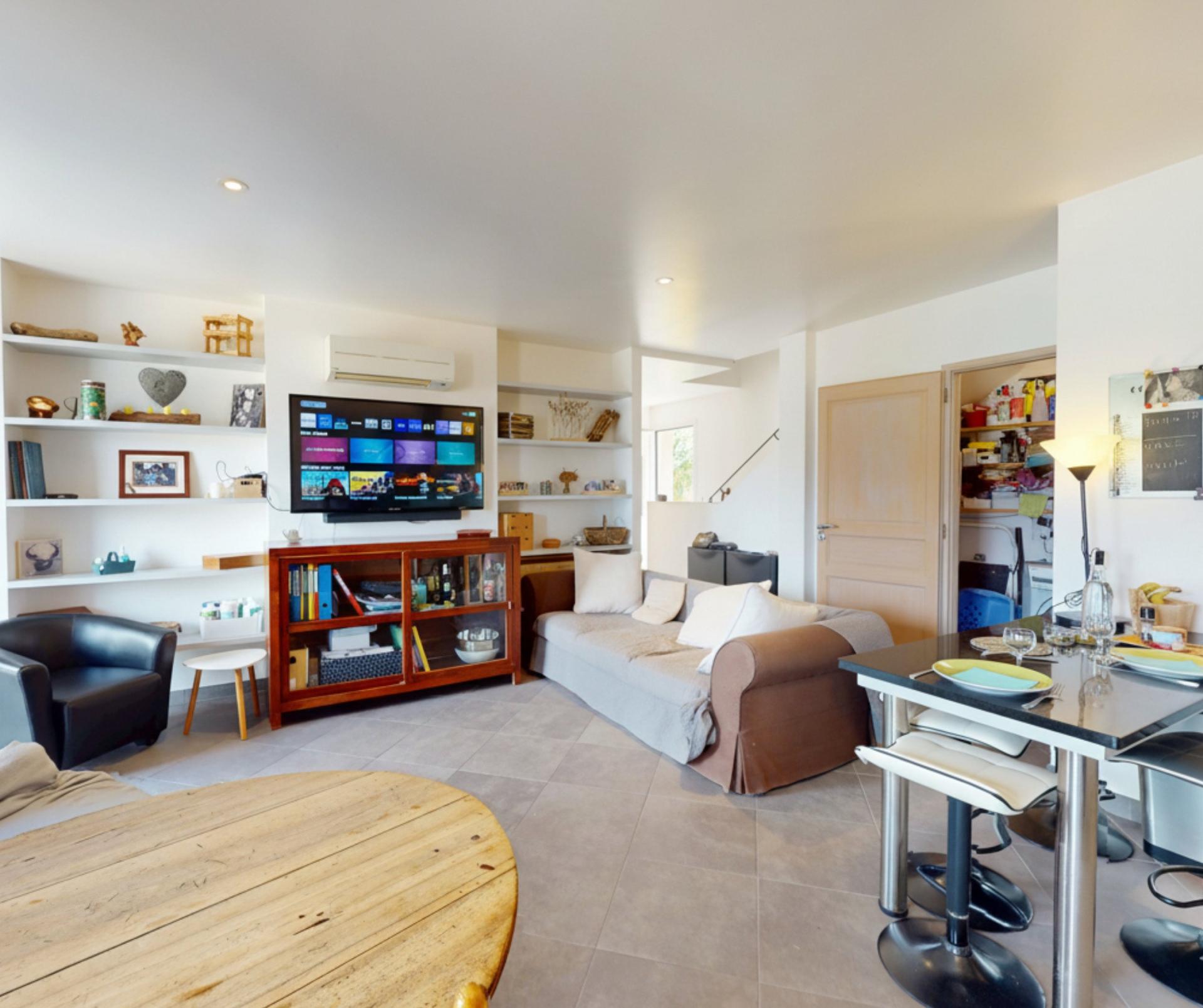 Photo 4 of the listing.