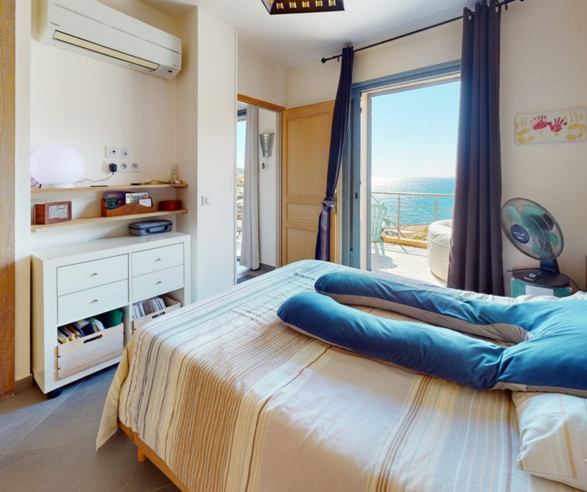 Photo 5 of the listing.