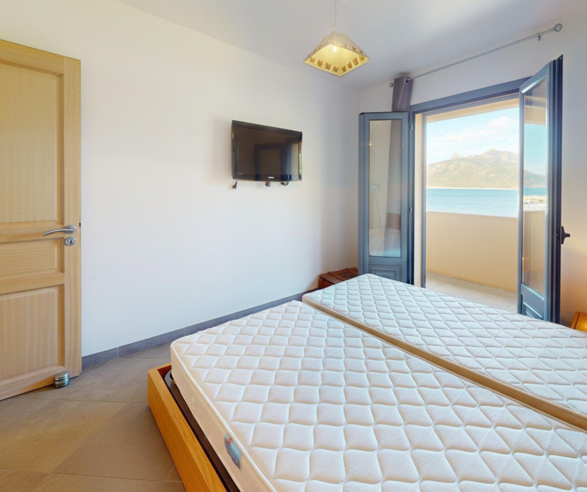 Photo 6 of the listing.