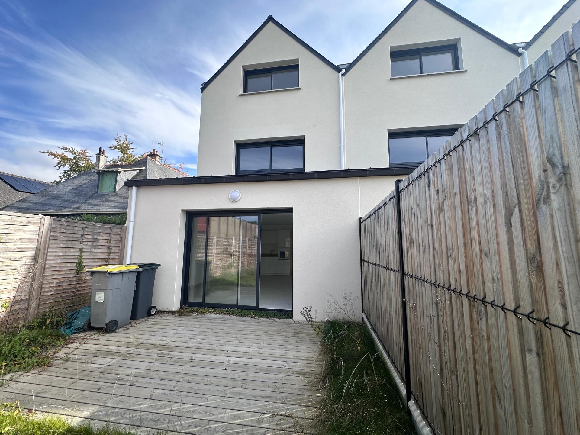 Photo 3 of the listing.