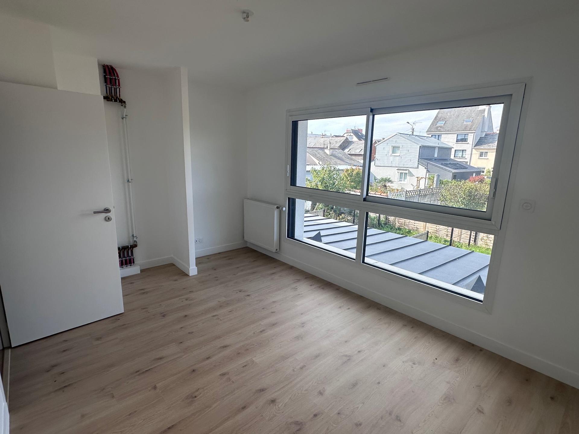 Photo 5 of the listing.