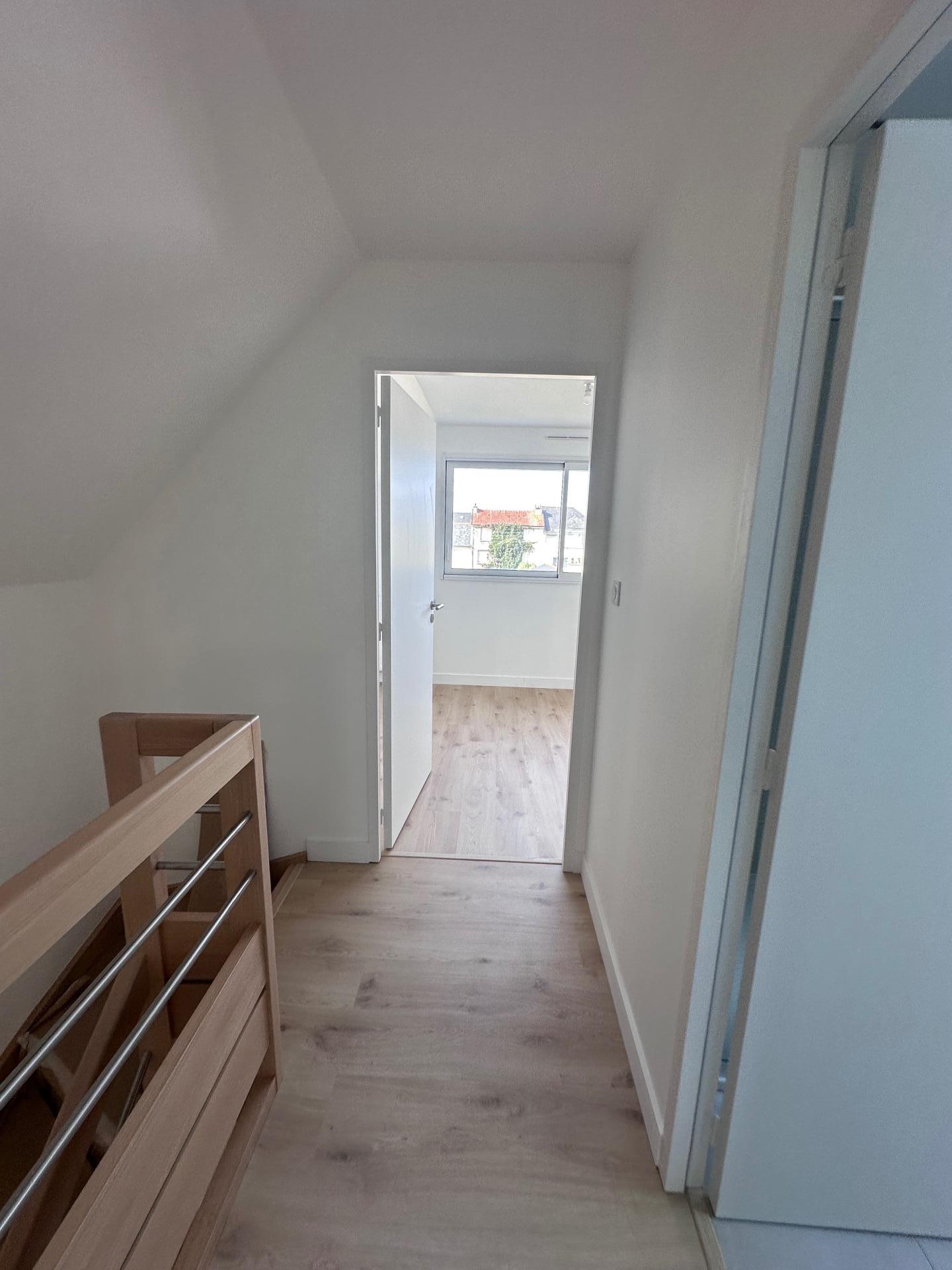 Photo 7 of the listing.