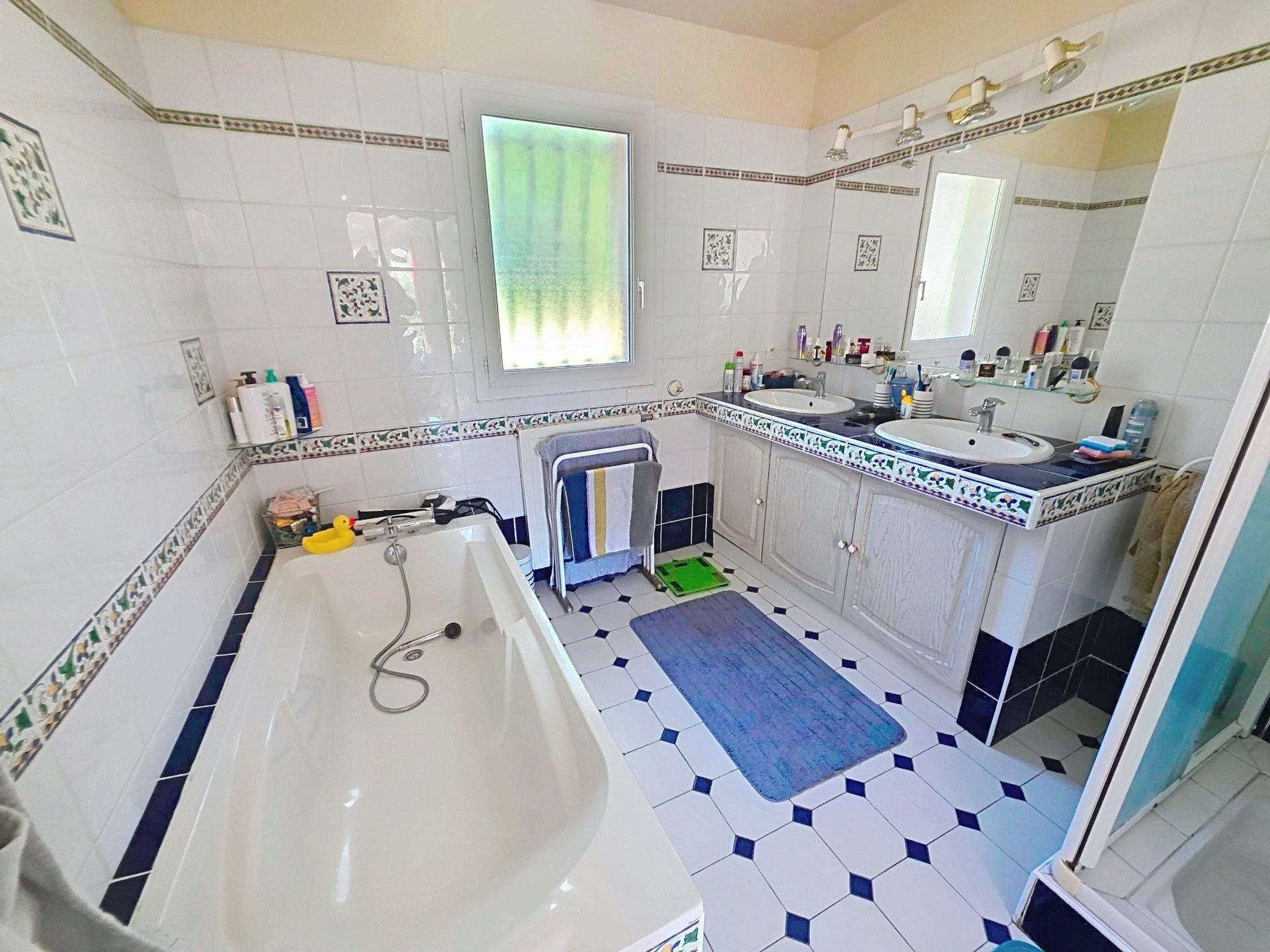 Photo 20 of the listing.