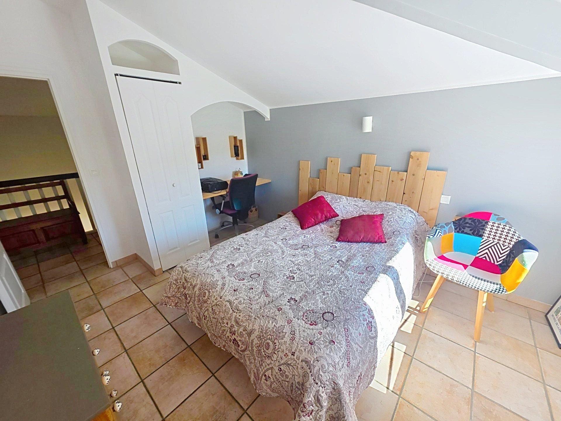 Photo 19 of the listing.