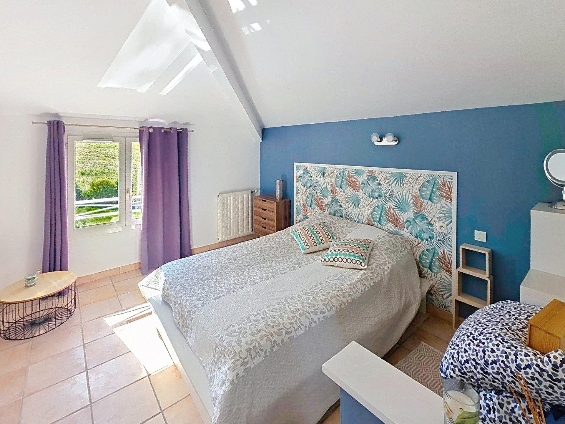 Photo 9 of the listing.