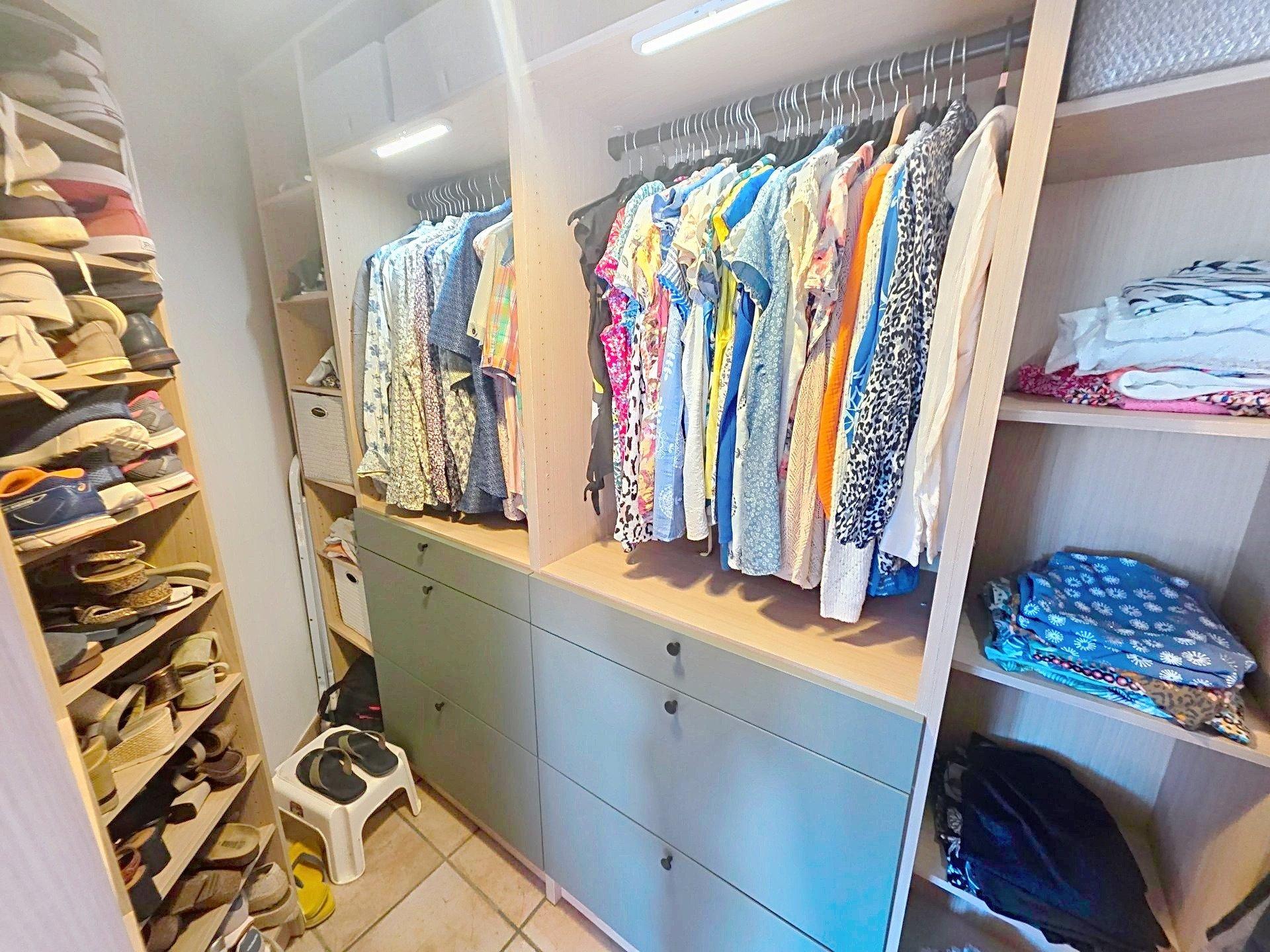 Photo 8 of the listing.