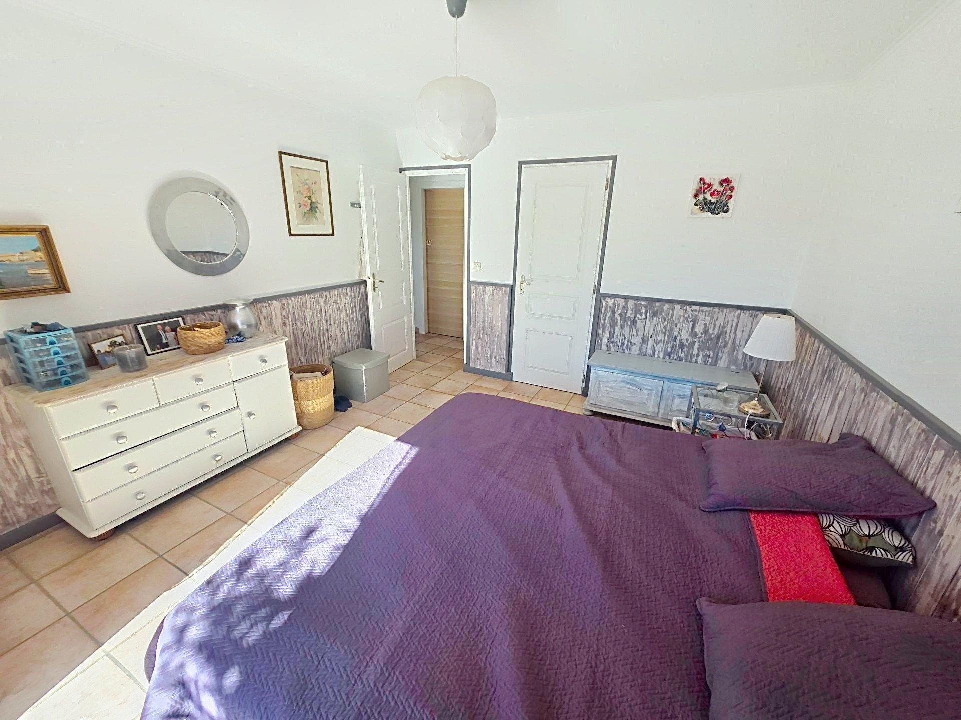 Photo 17 of the listing.