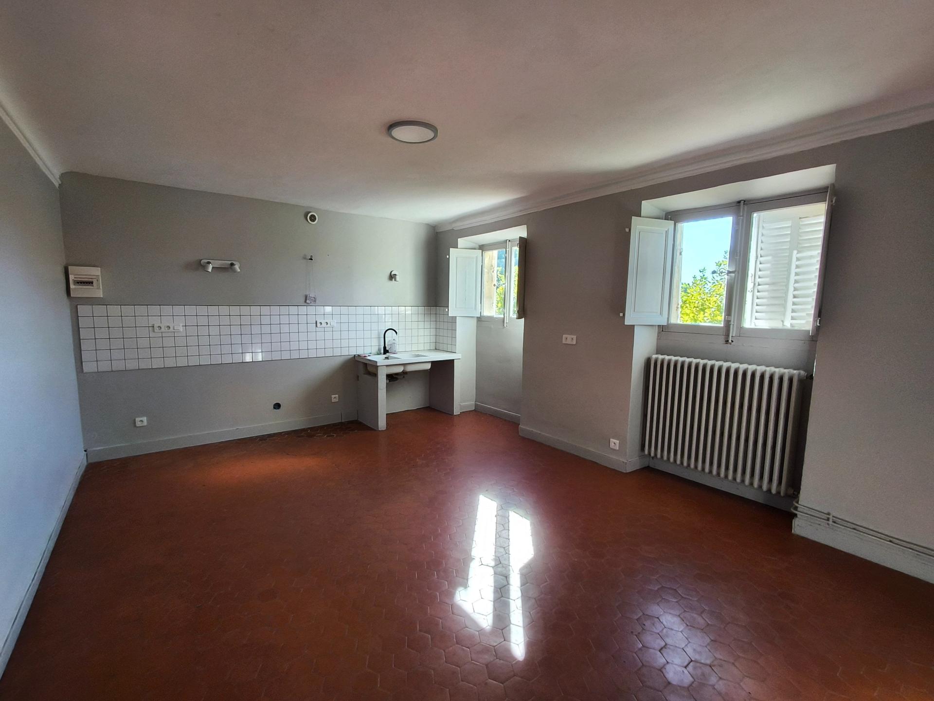 Photo 9 of the listing.