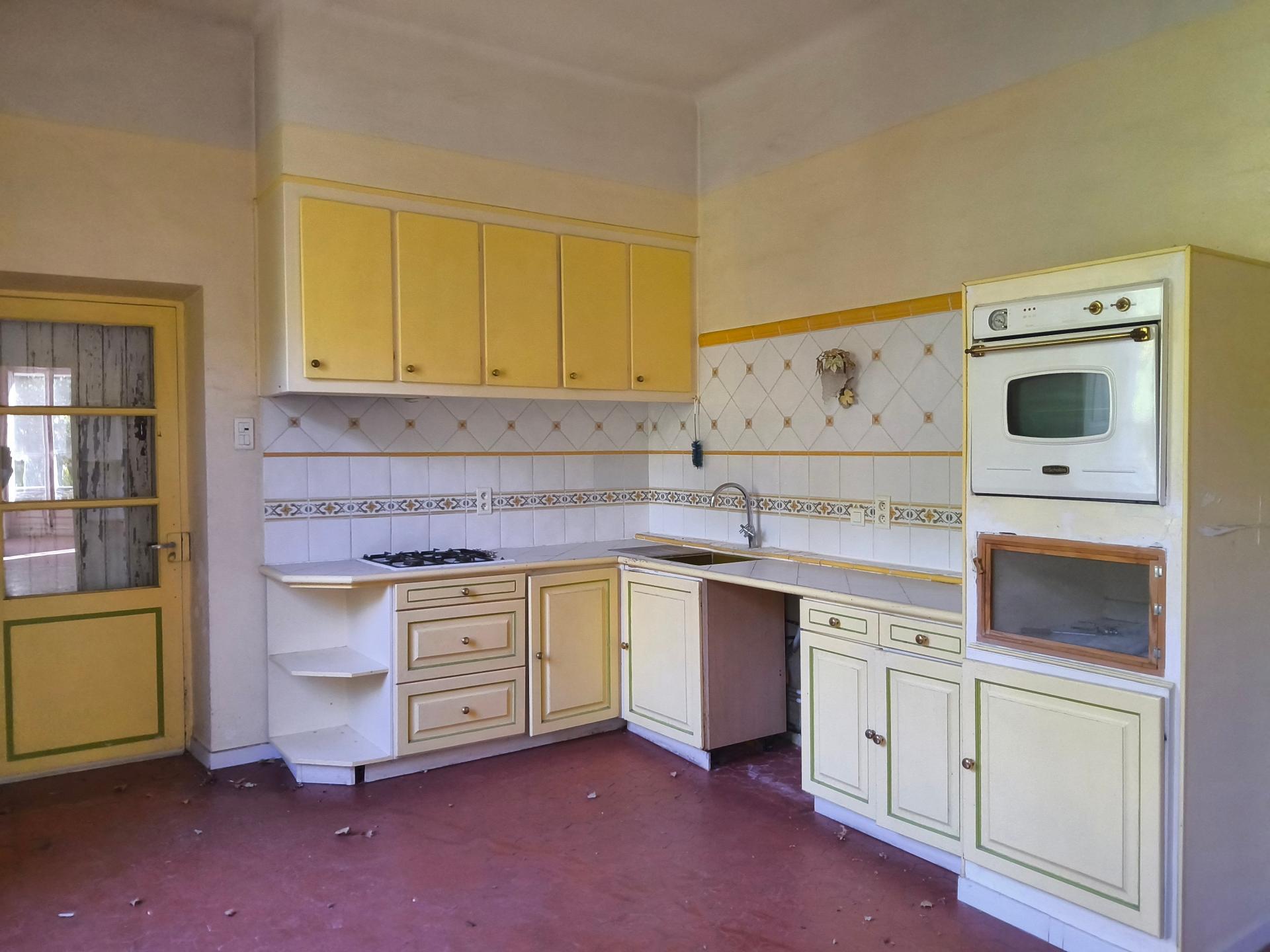 Photo 5 of the listing.