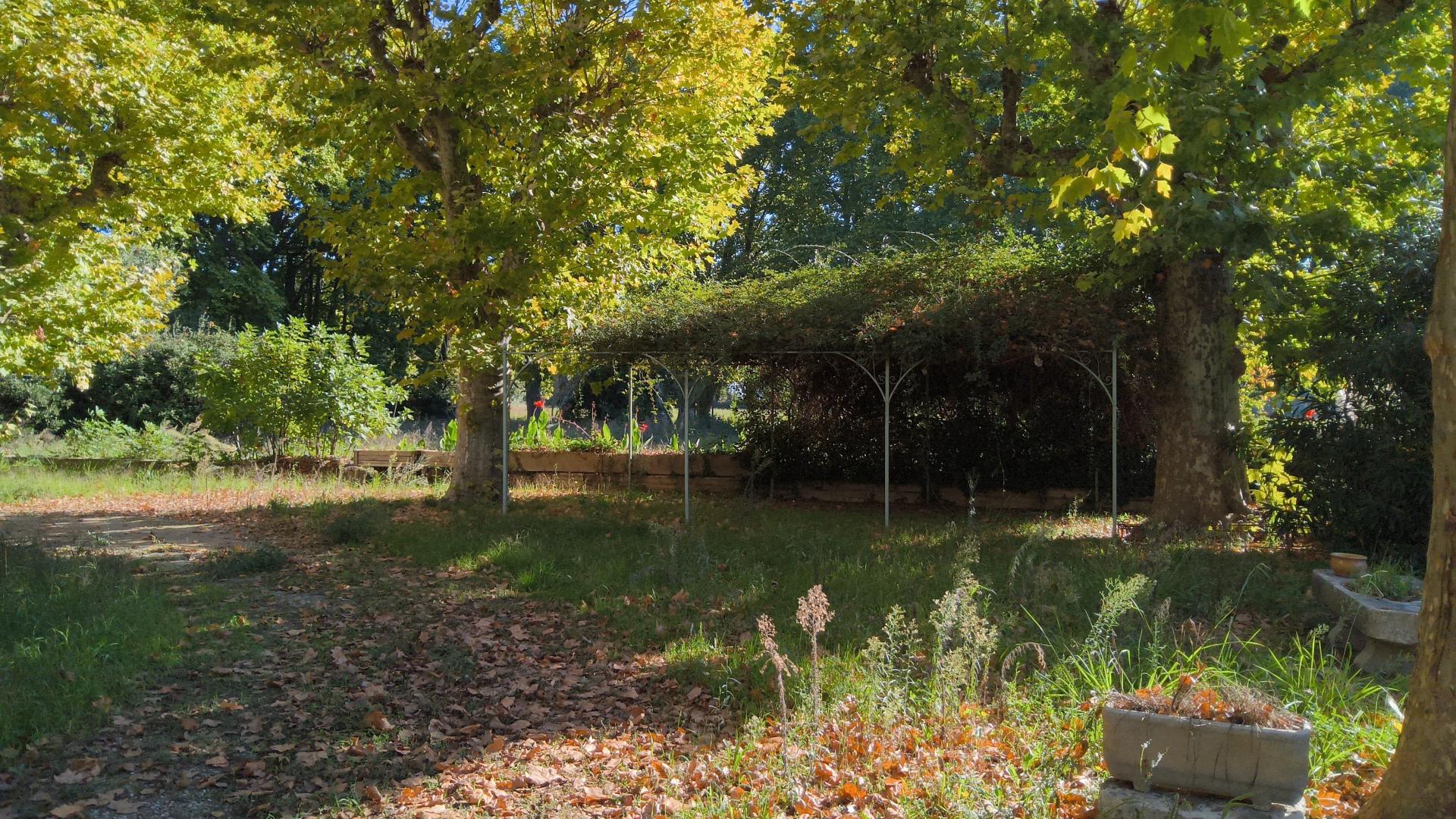 Photo 12 of the listing.