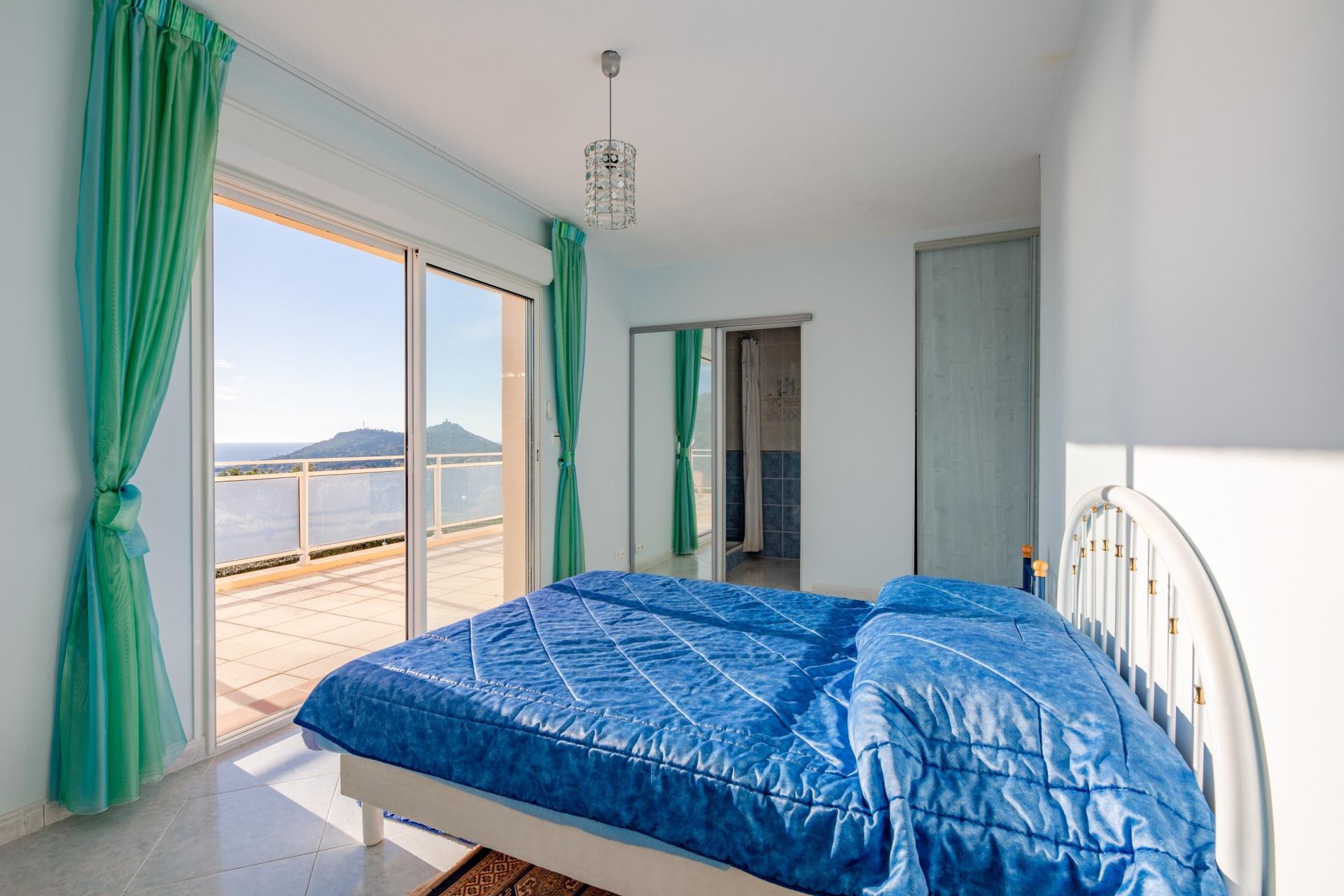 Photo 9 of the listing.