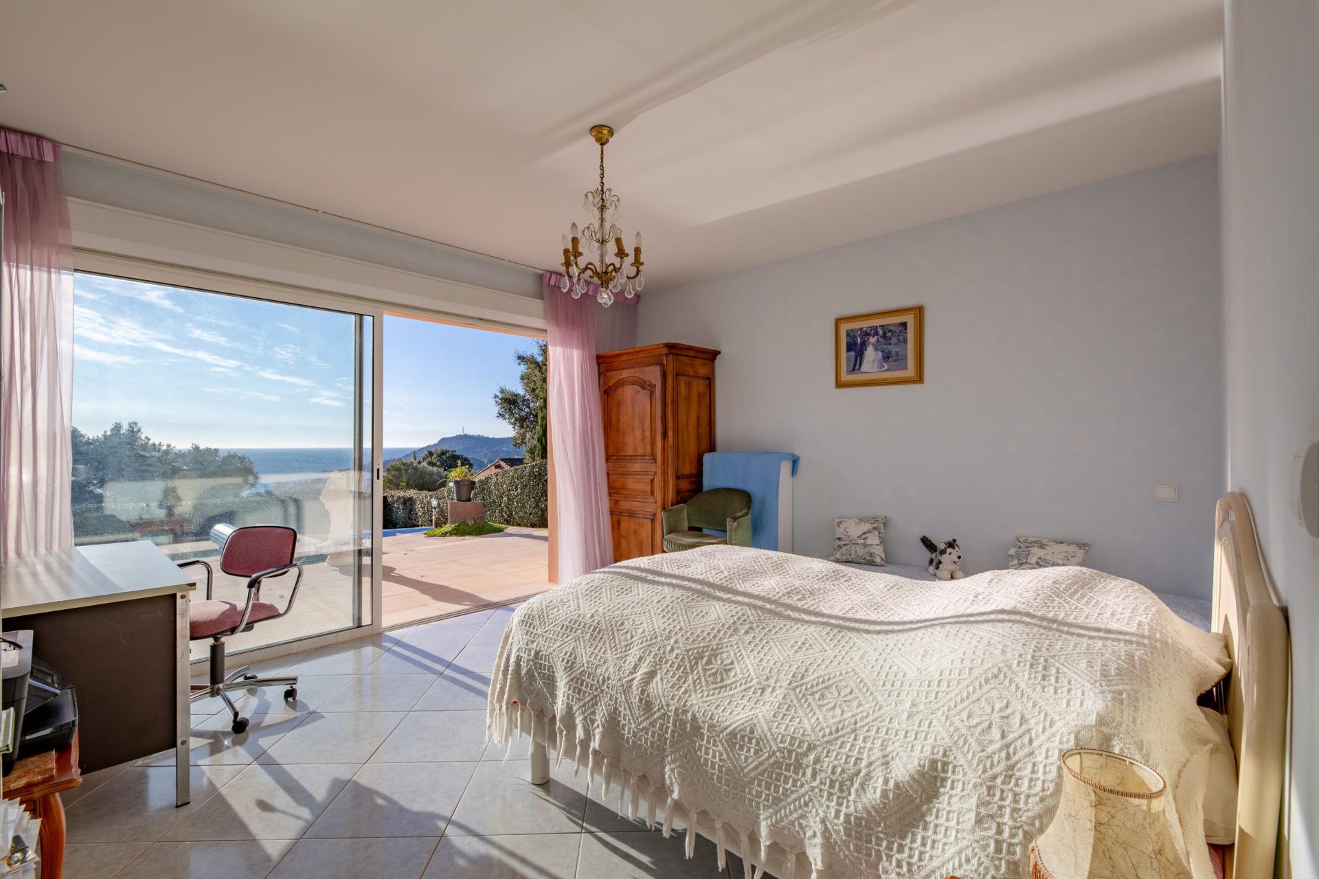 Photo 11 of the listing.