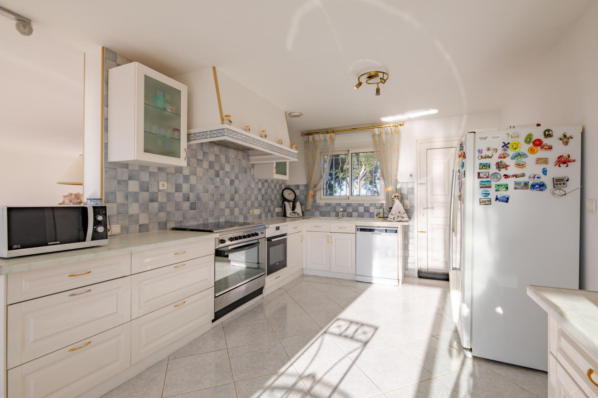 Photo 5 of the listing.