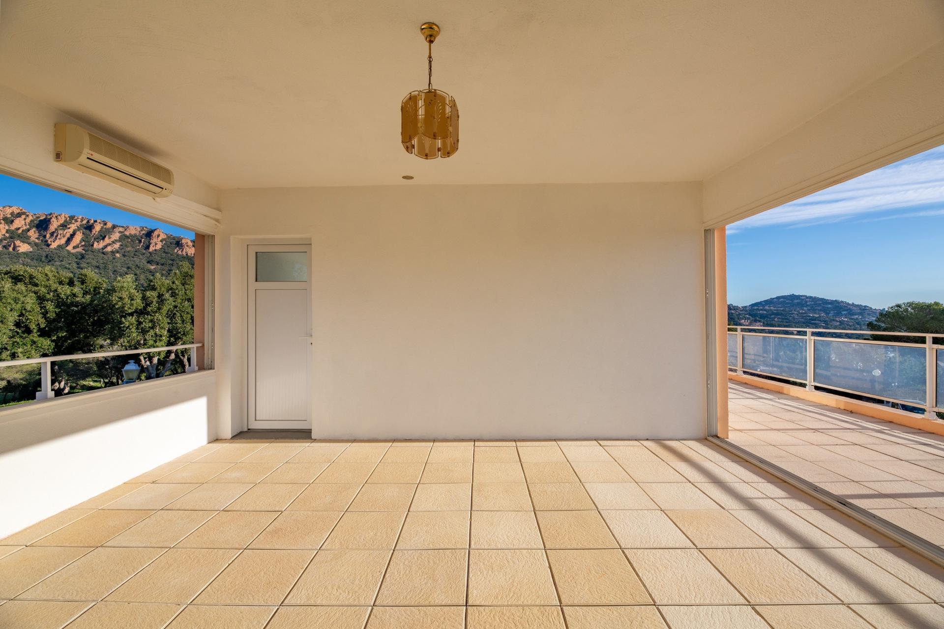 Photo 14 of the listing.