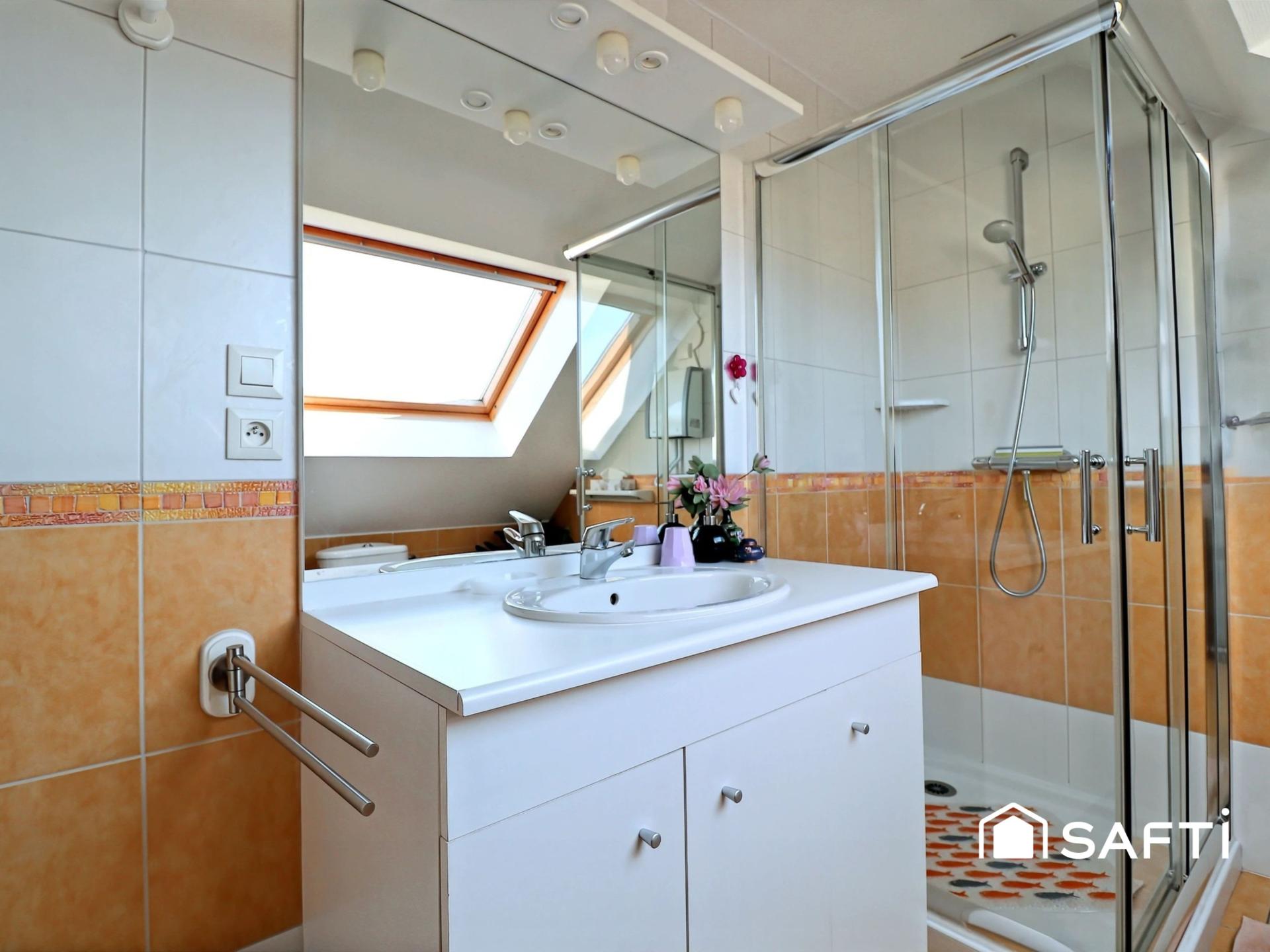 Photo 7 of the listing.