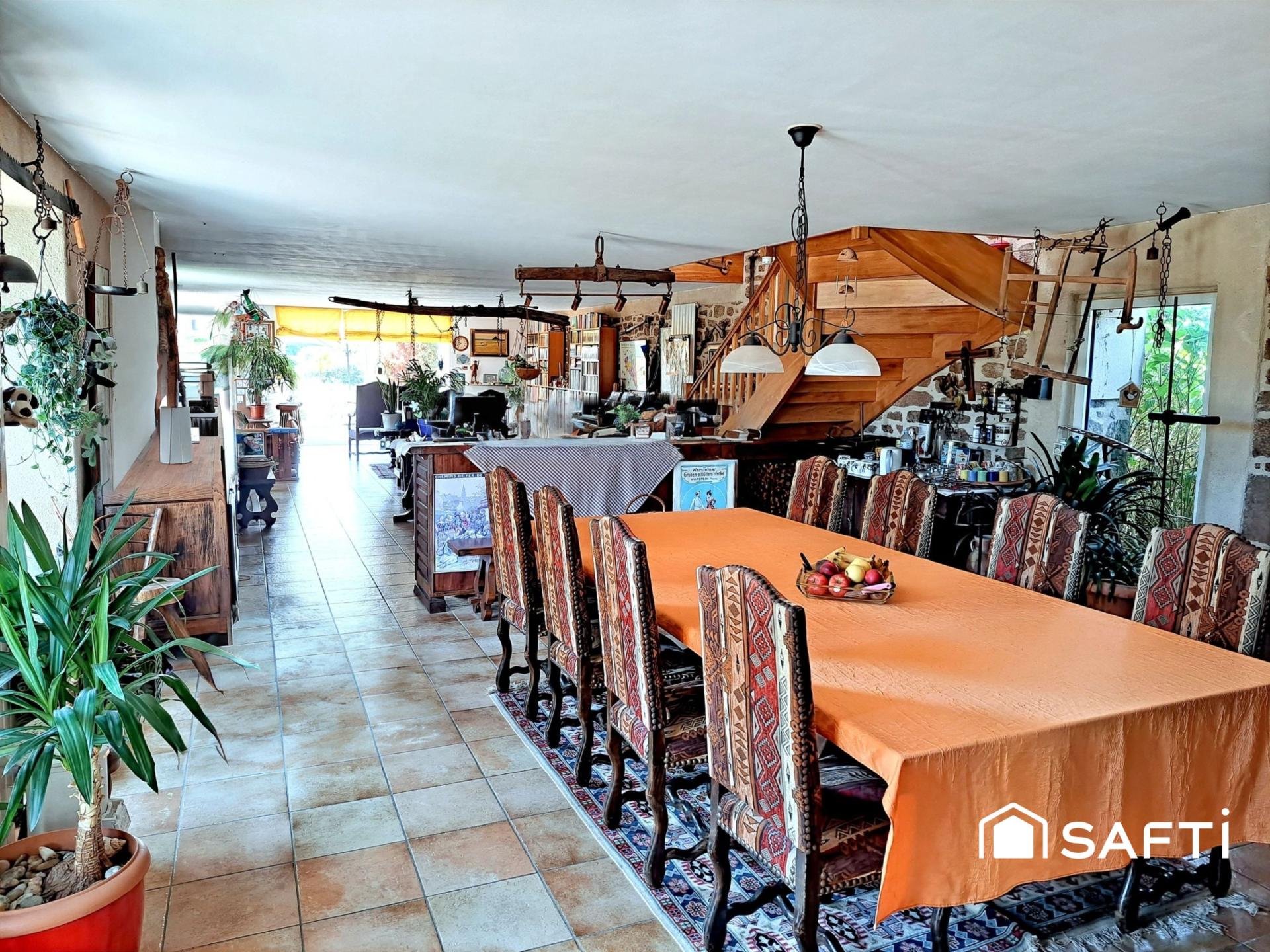 Photo 4 of the listing.