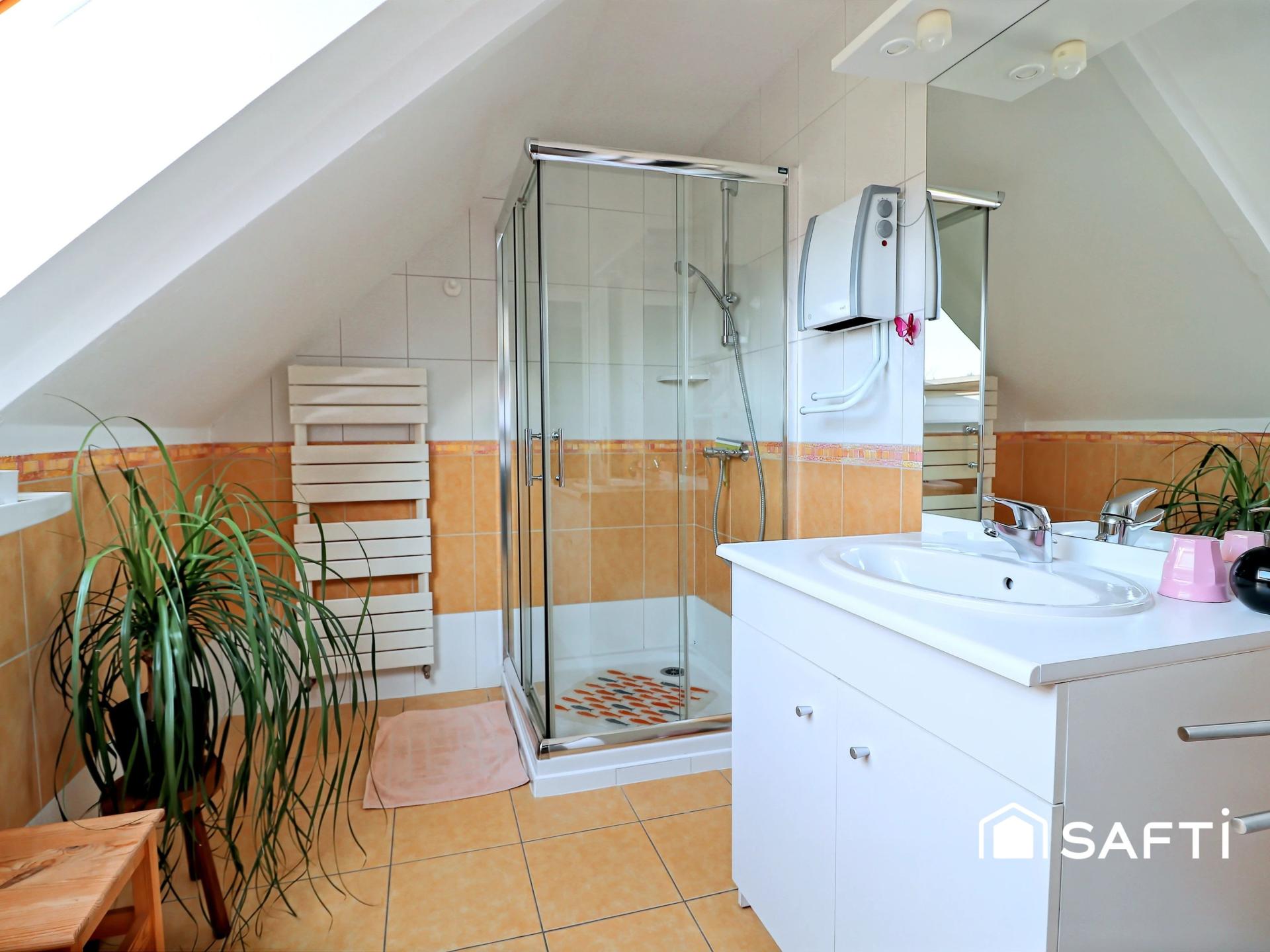 Photo 3 of the listing.