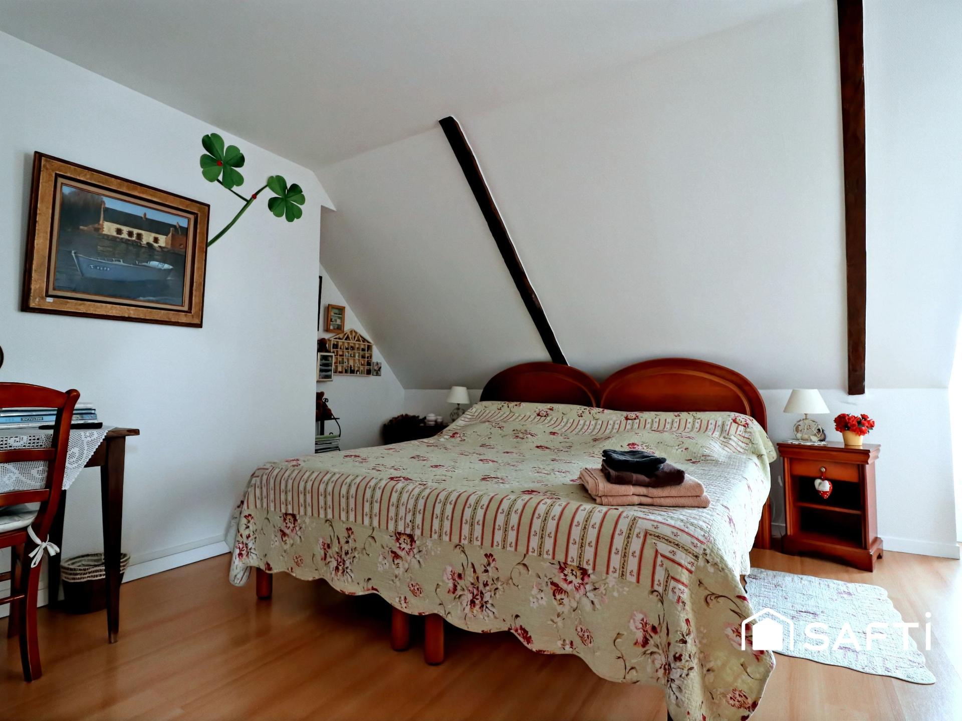 Photo 6 of the listing.