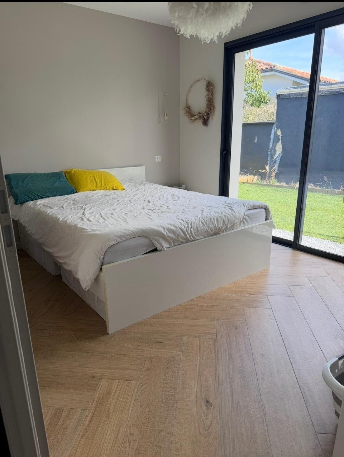 Photo 3 of the listing.