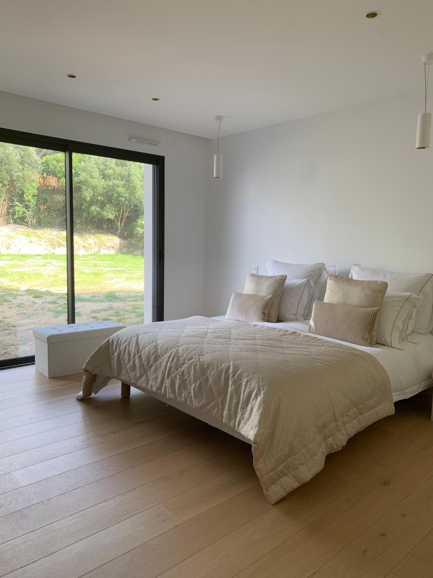 Photo 4 of the listing.