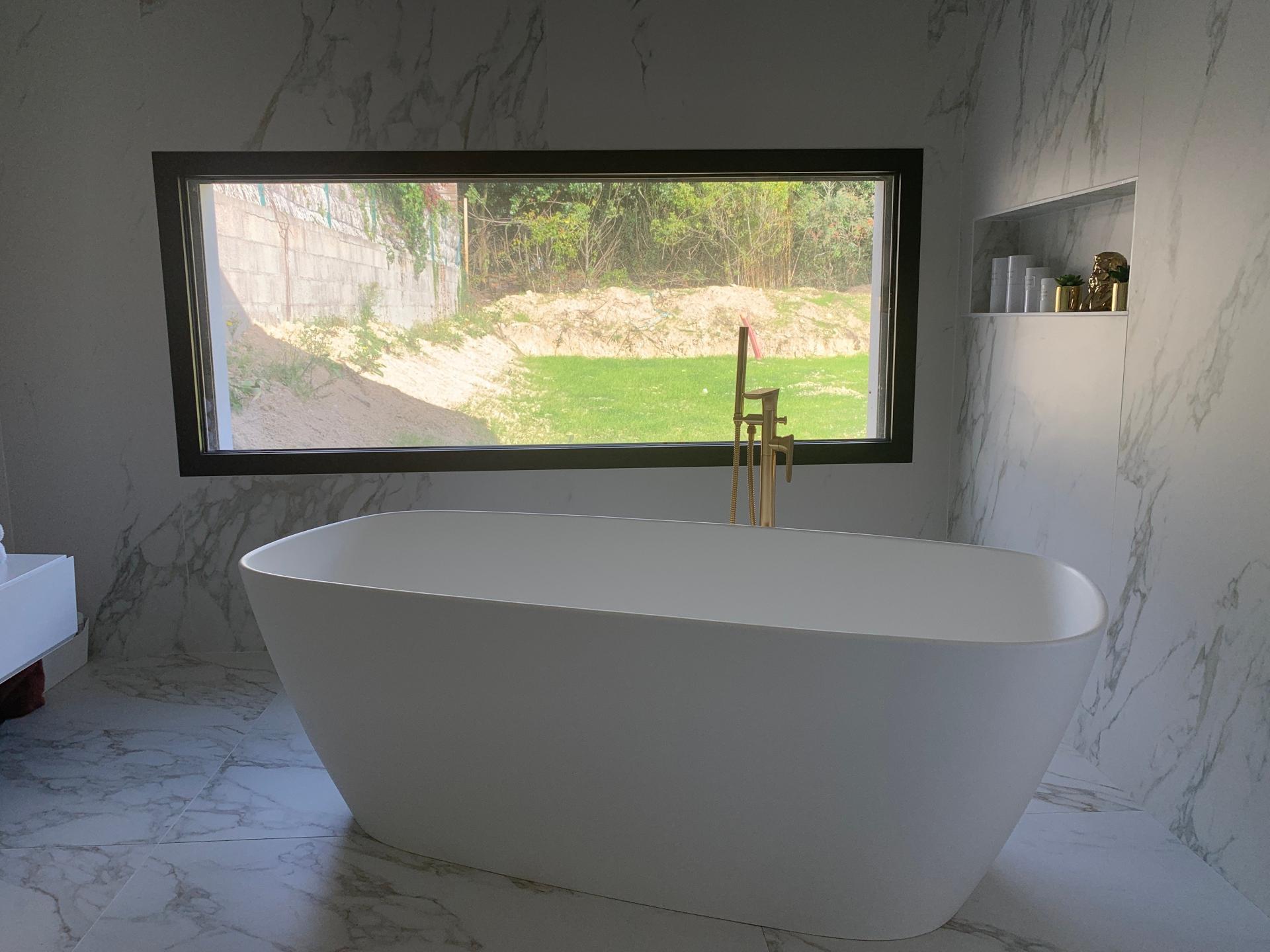 Photo 8 of the listing.