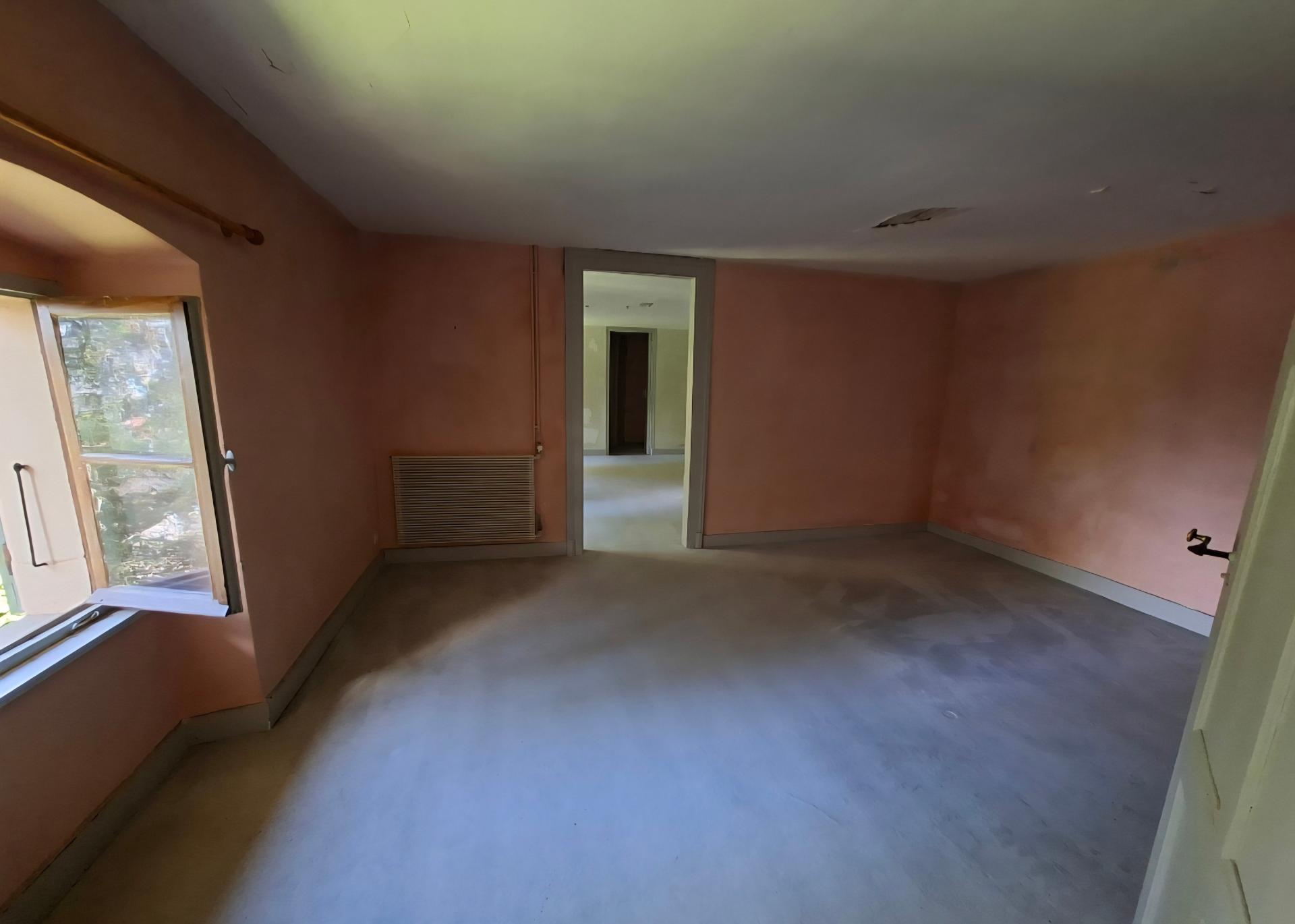 Photo 14 of the listing.