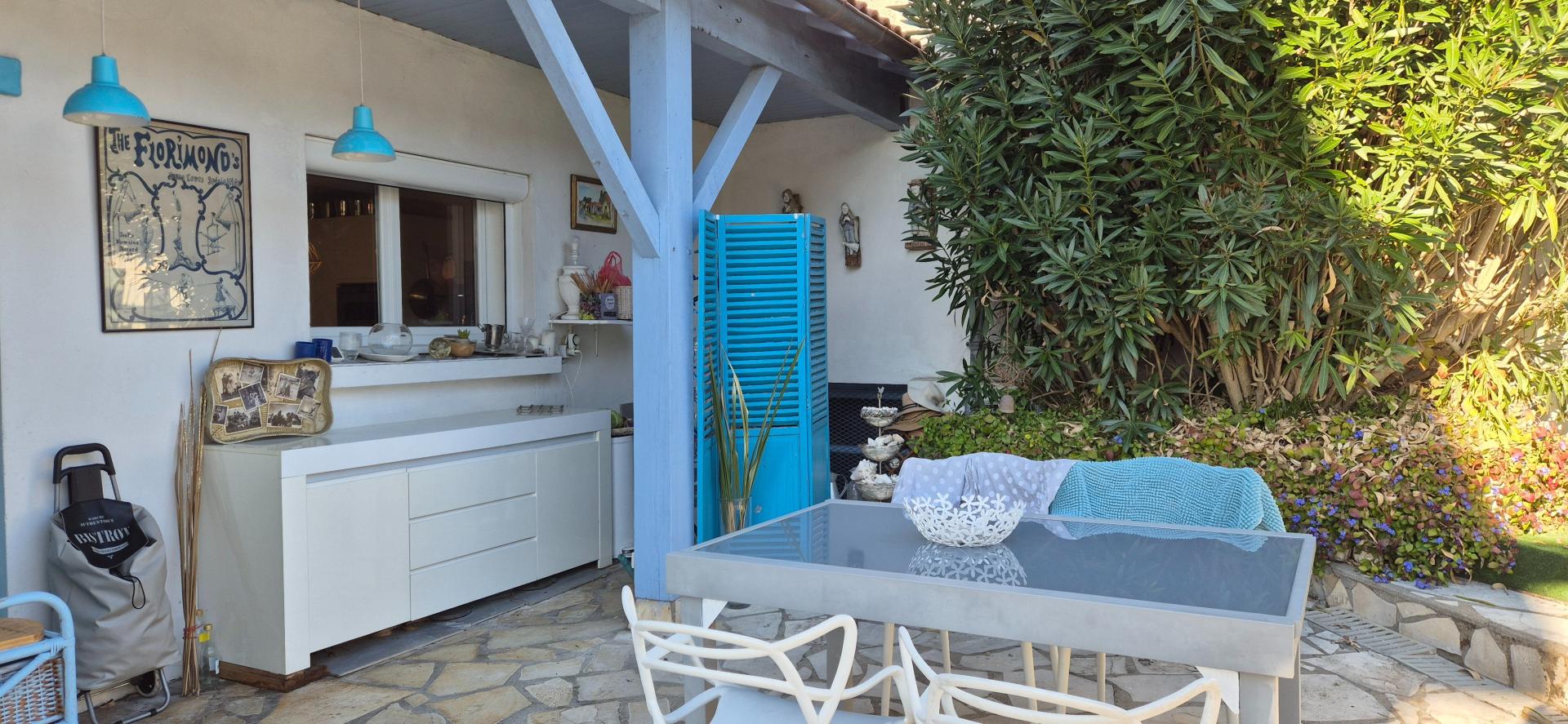 Photo 11 of the listing.