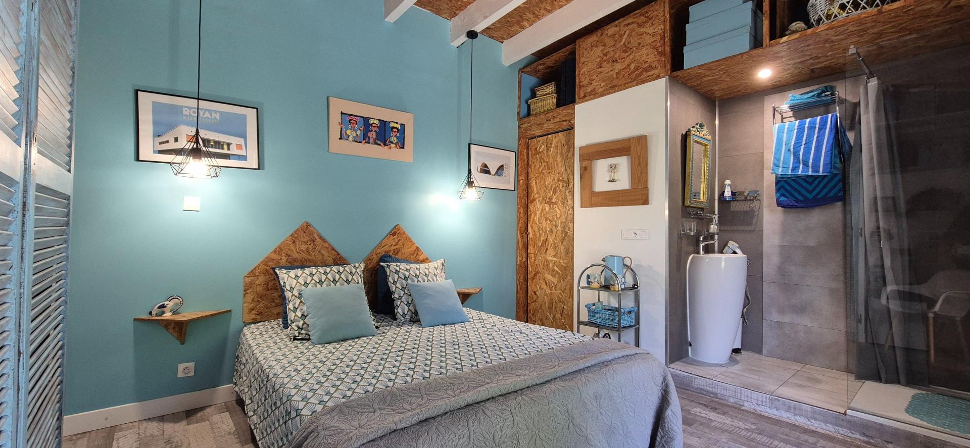 Photo 14 of the listing.