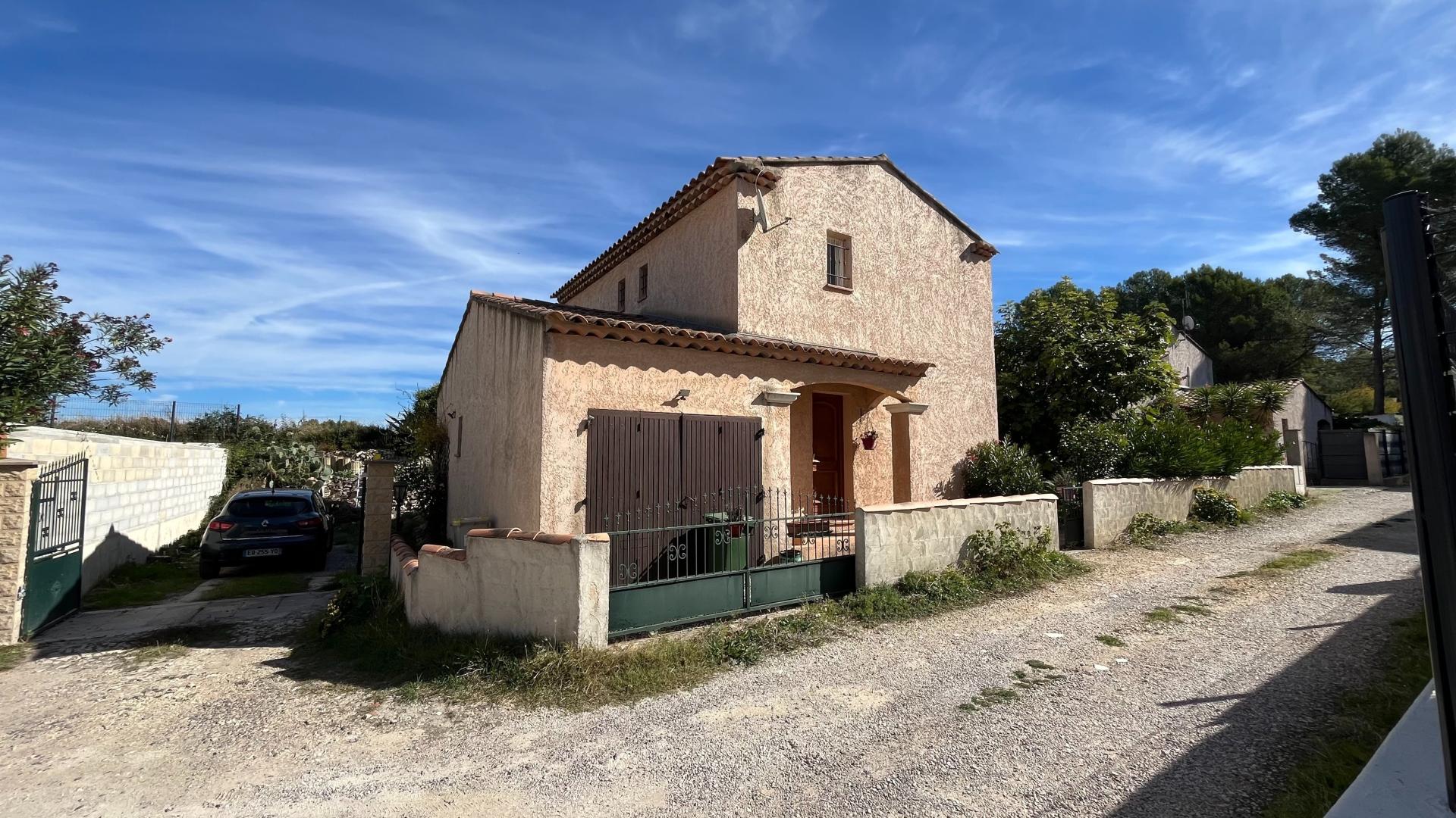 Photo 2 of the listing.