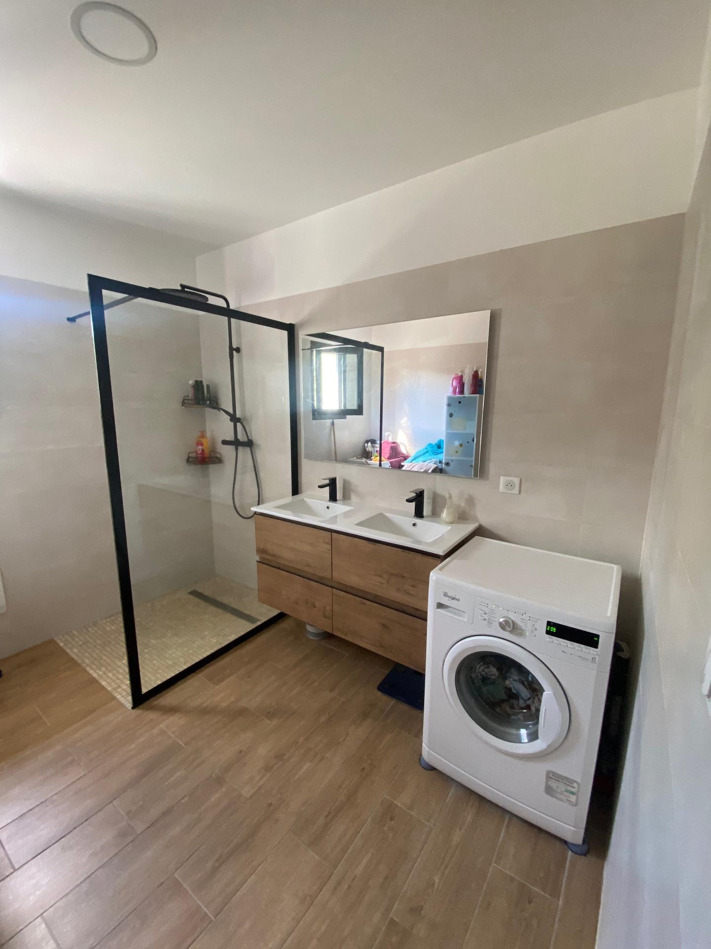 Photo 9 of the listing.