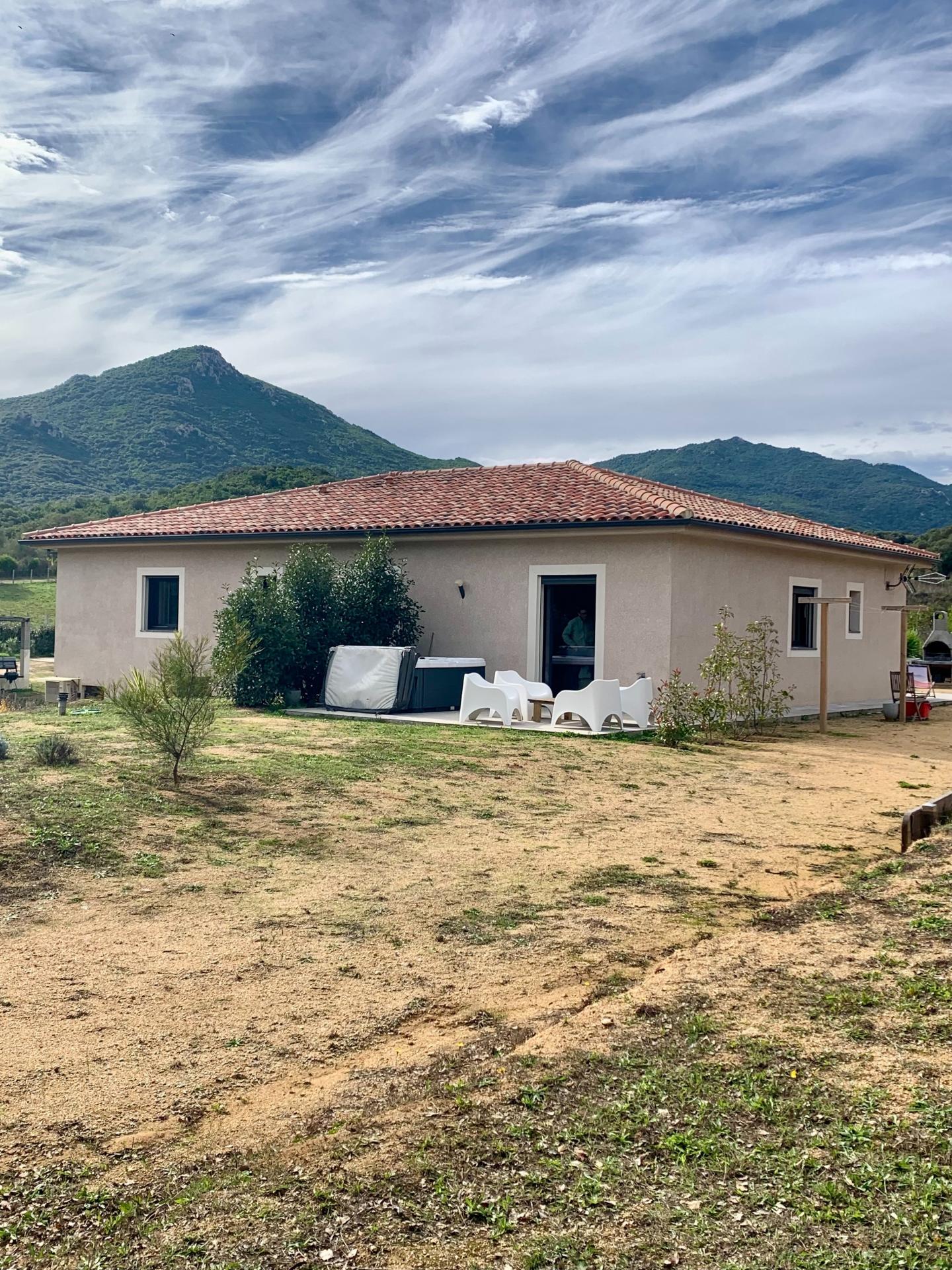 Photo 3 of the listing.