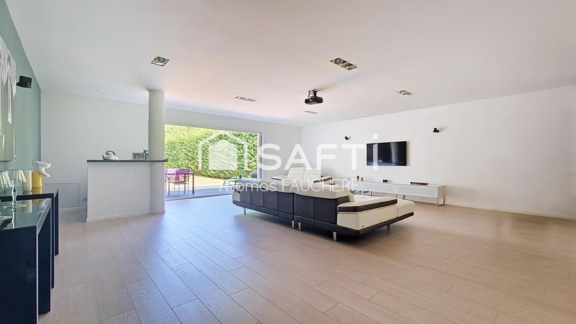 Photo SAFTI — Maison 5 pièces, 210 m² à Neuilly Plaisance 2