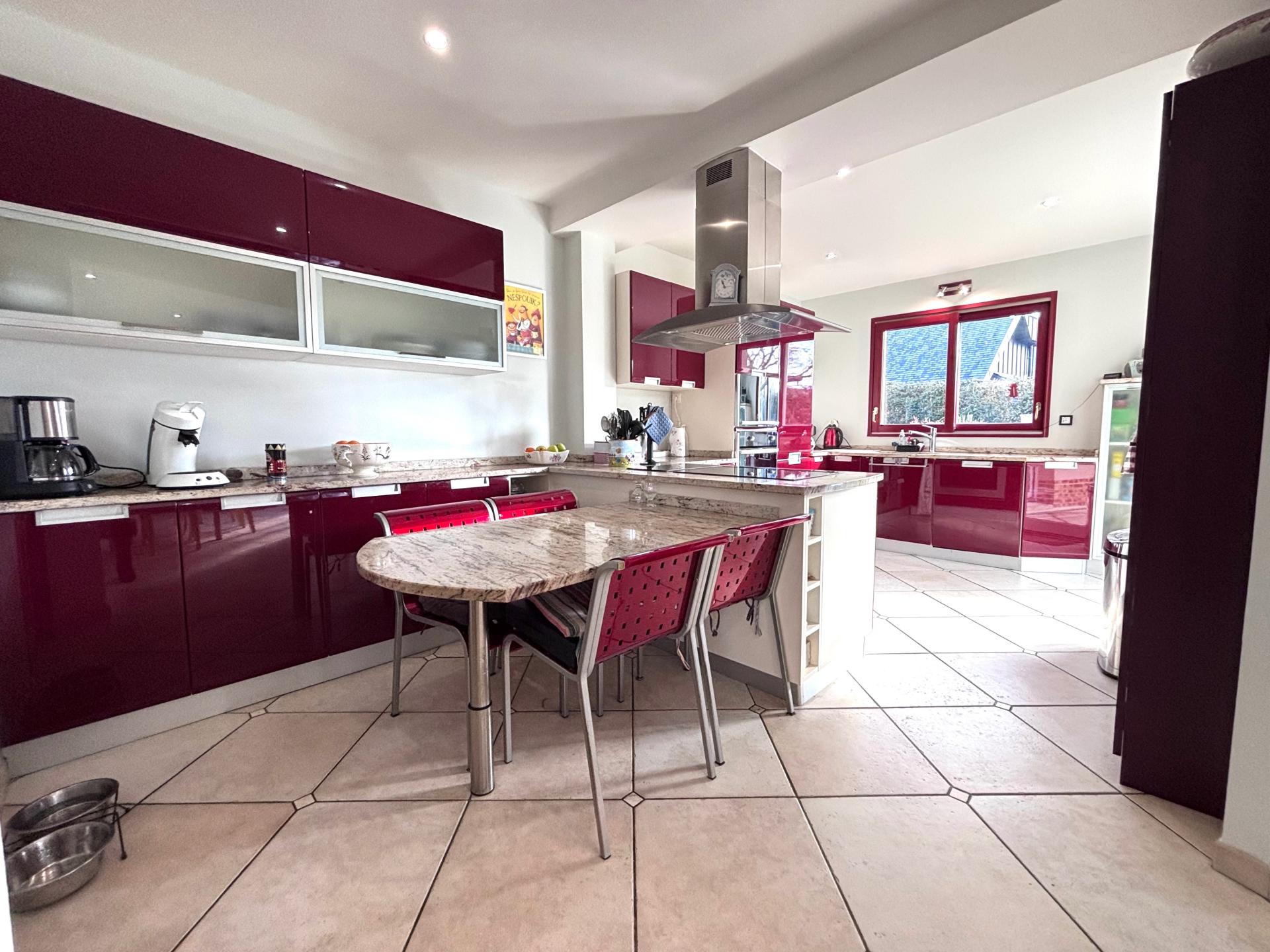 Photo 5 of the listing.