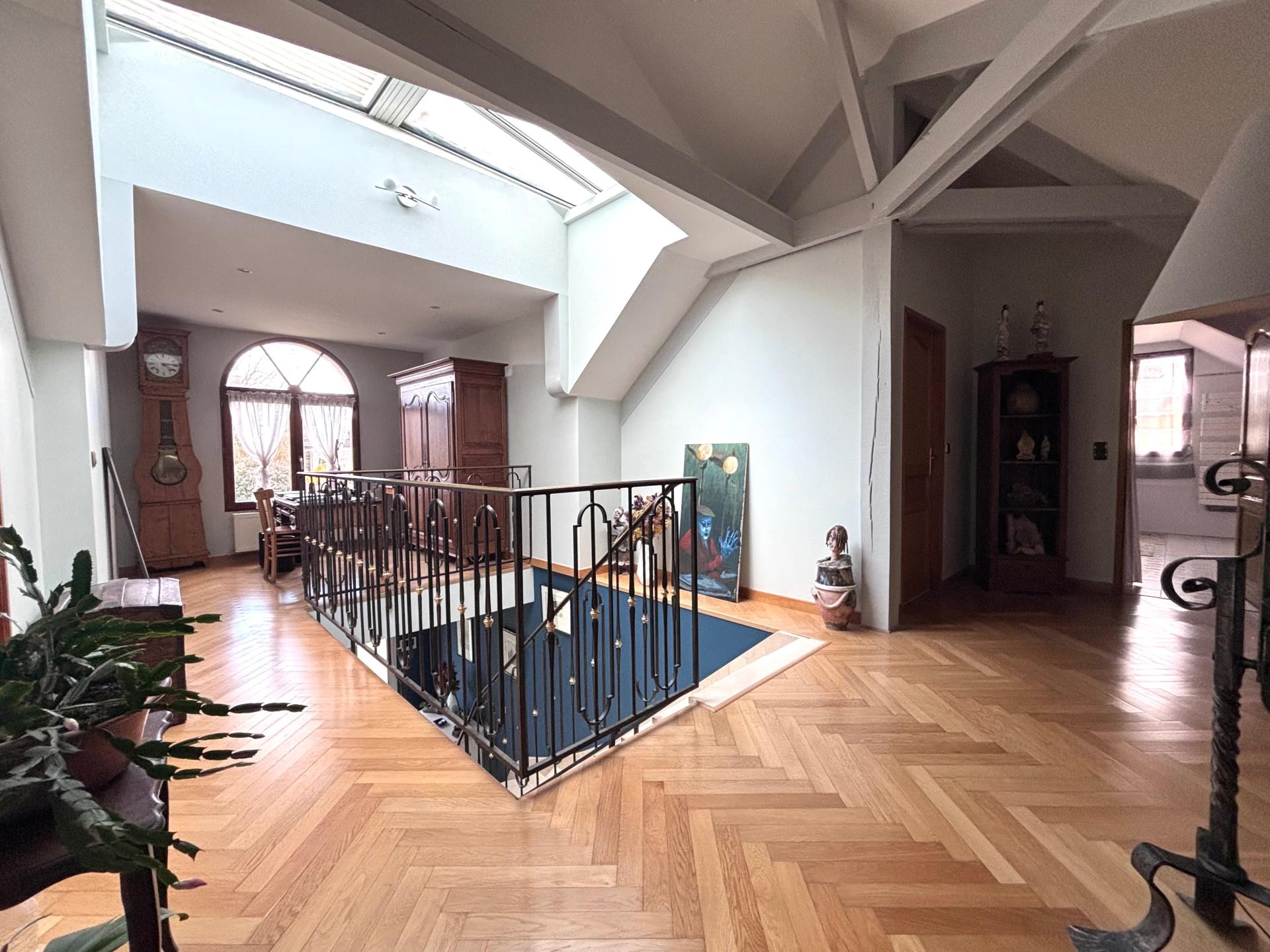 Photo 8 of the listing.