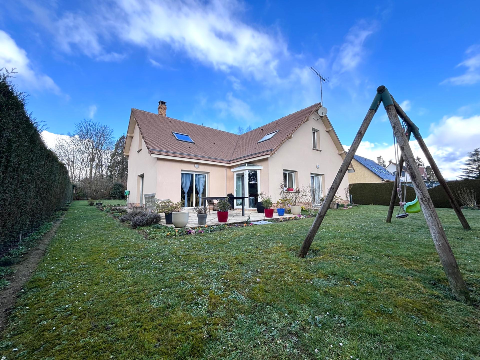 Photo 14 of the listing.