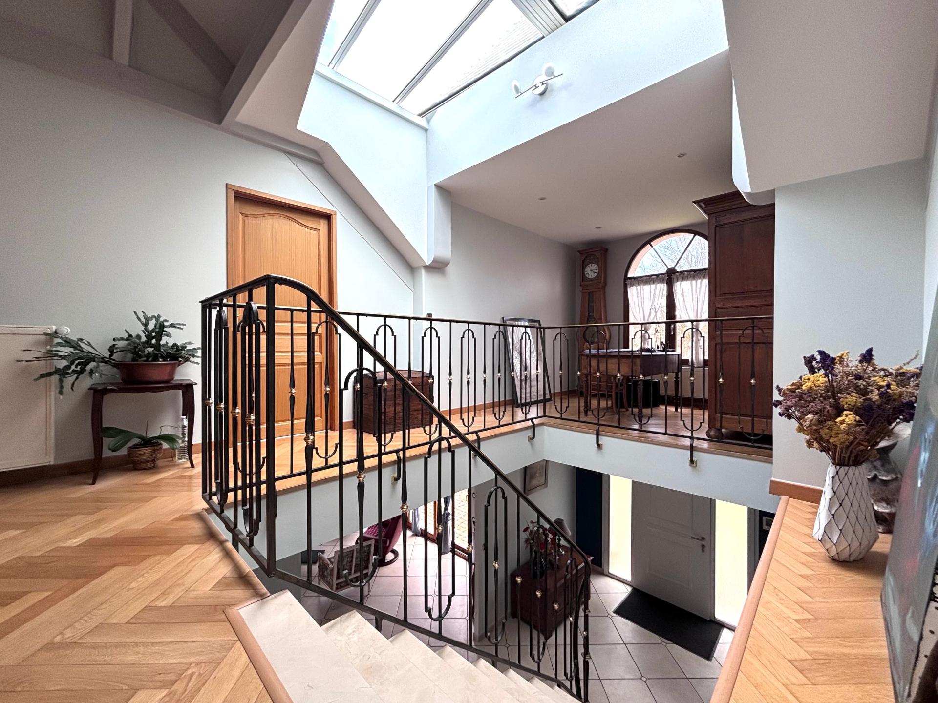 Photo 7 of the listing.