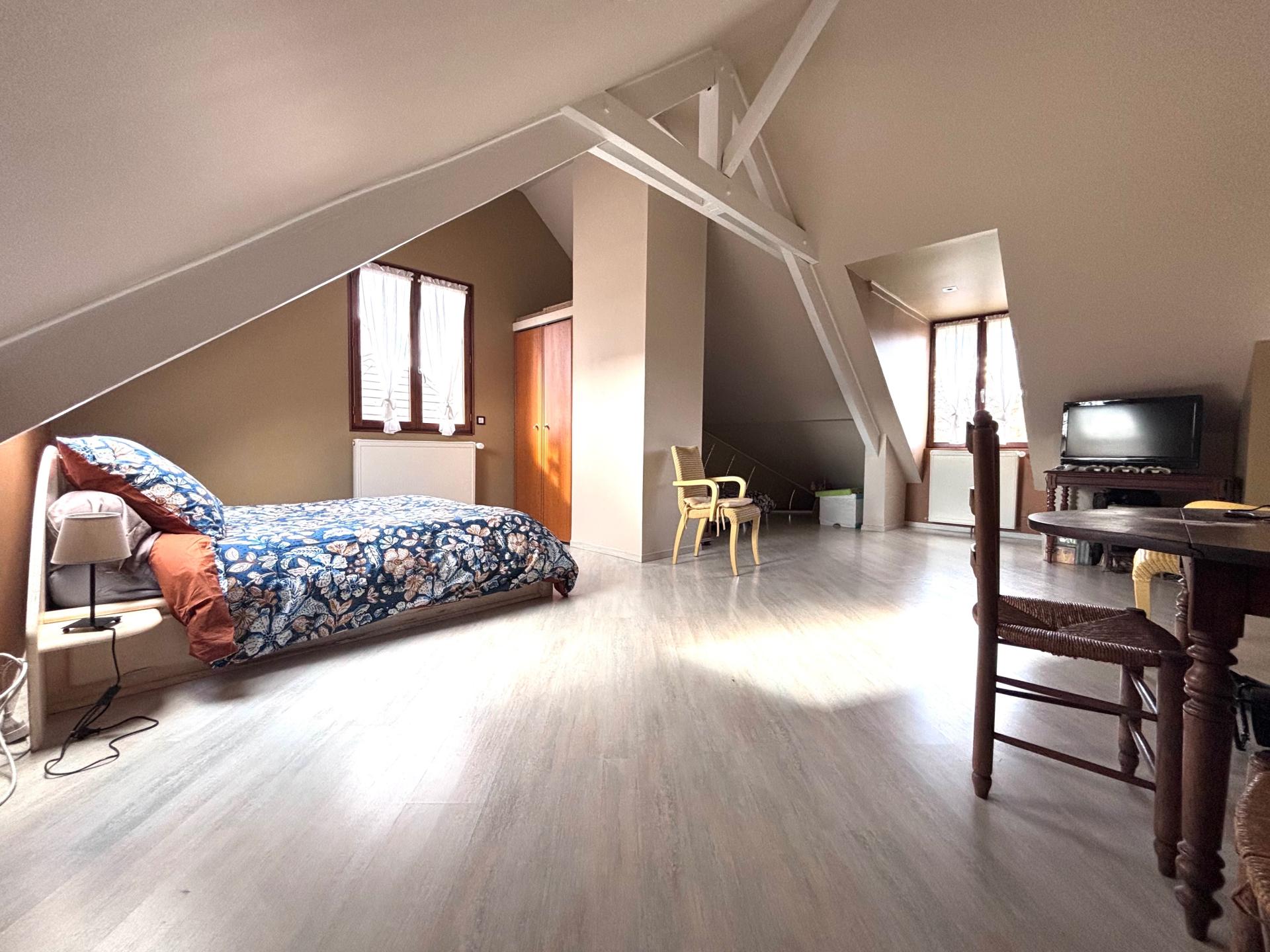 Photo 10 of the listing.