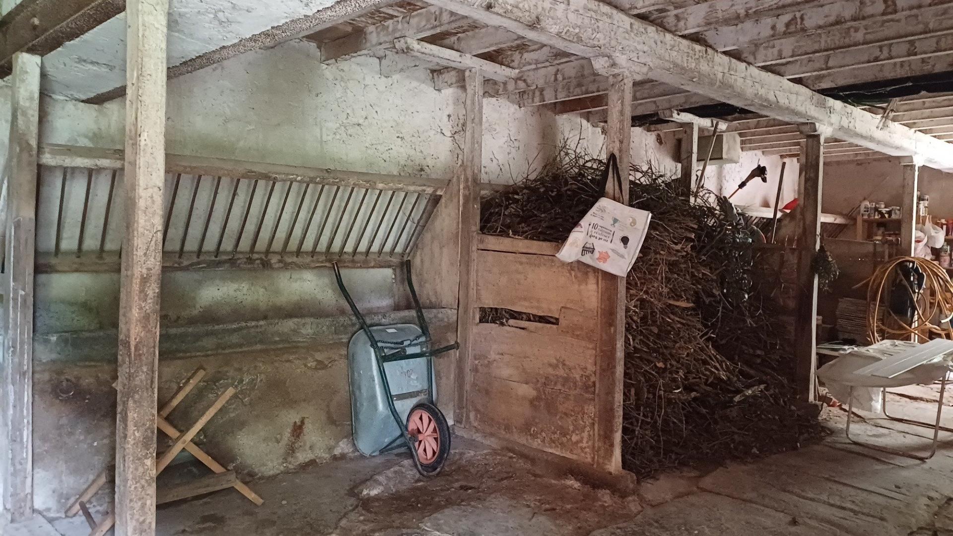 Photo 7 of the listing.