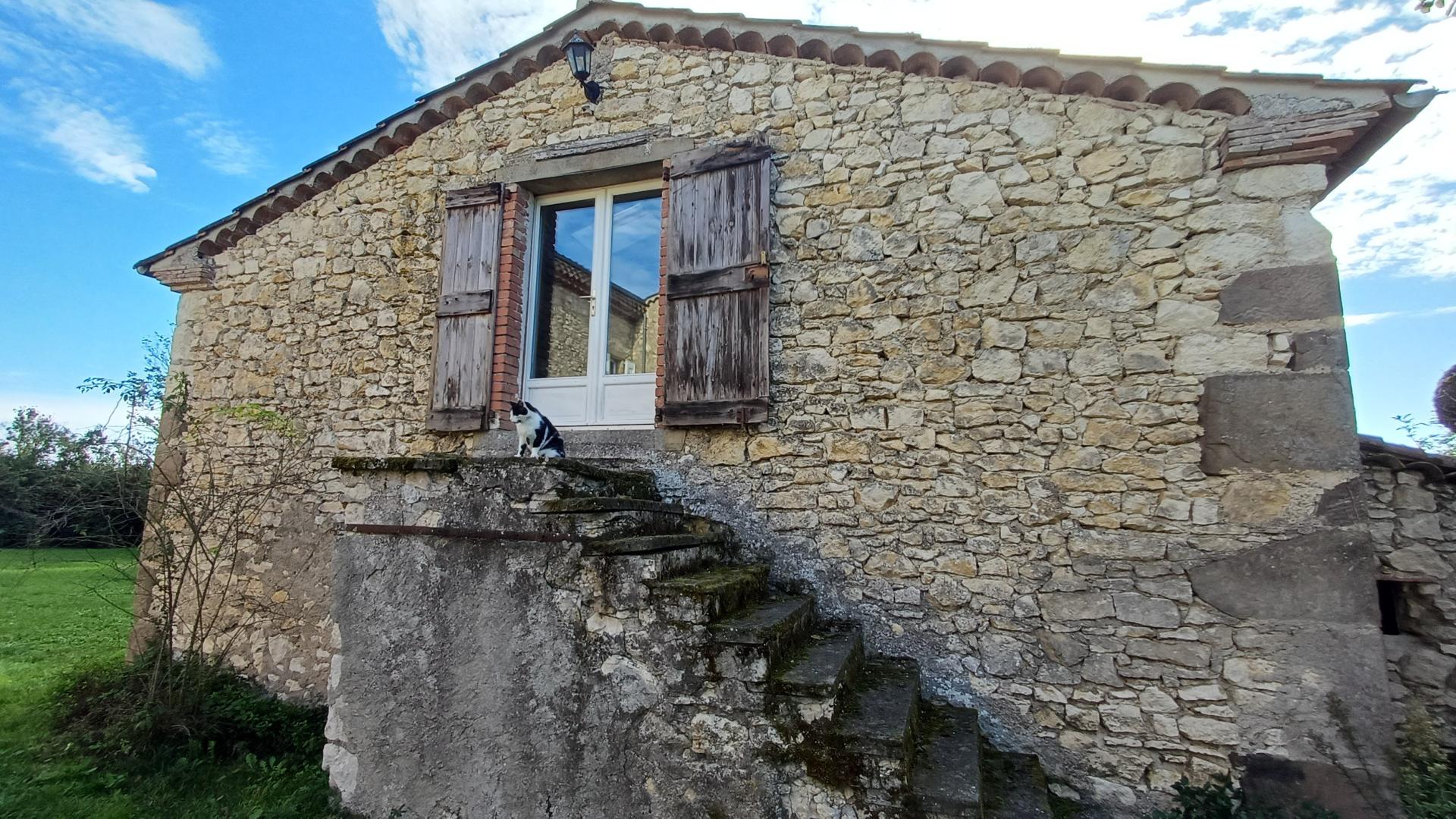 Photo 8 of the listing.