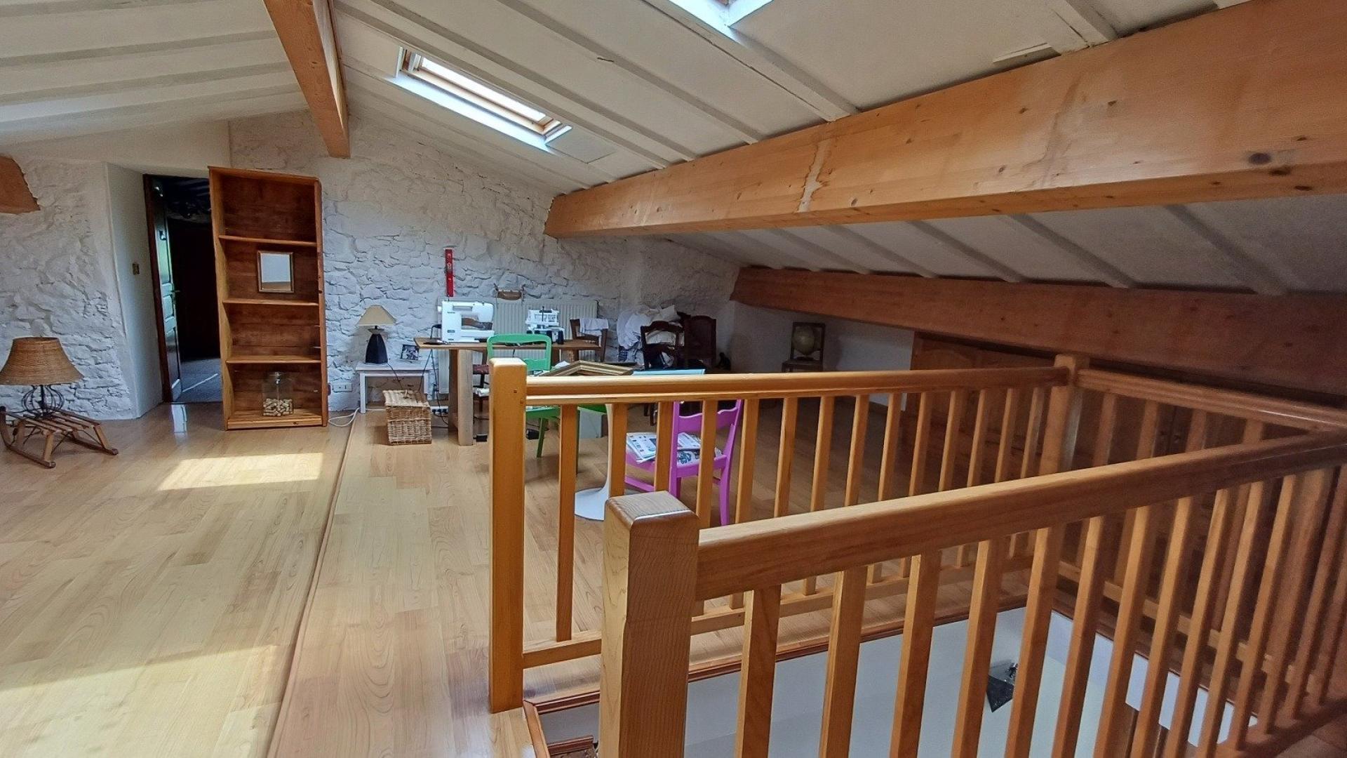 Photo 6 of the listing.