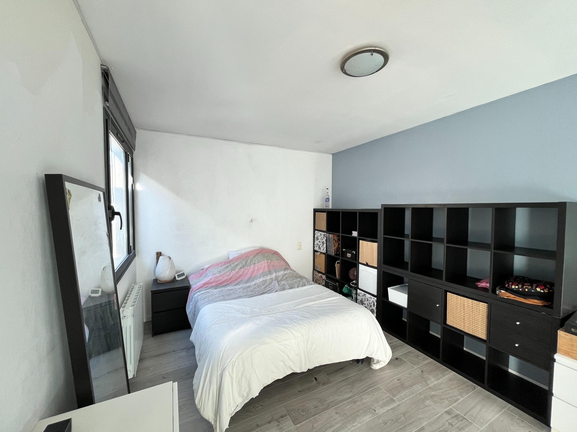 Photo 6 of the listing.