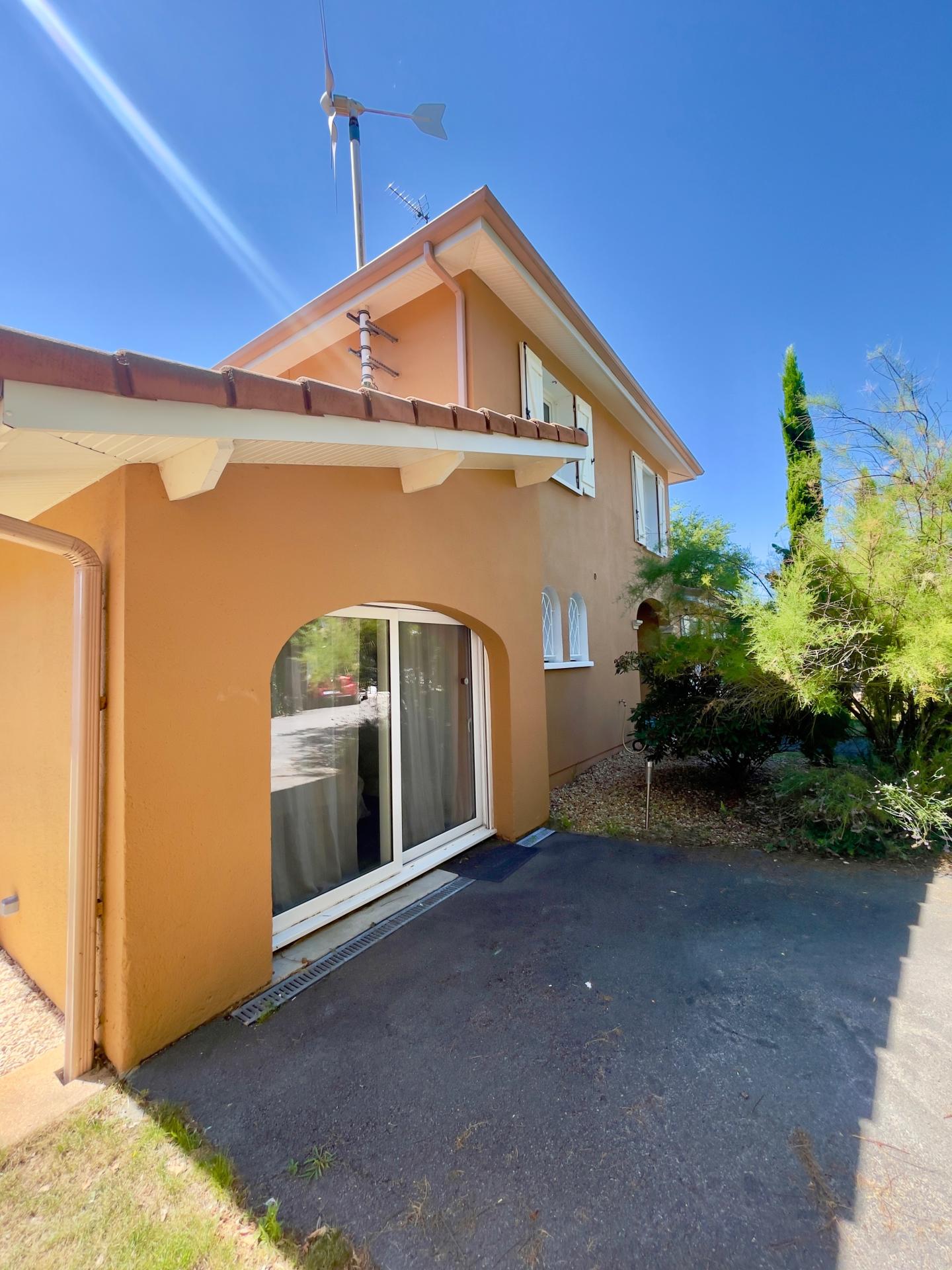 Photo 17 of the listing.