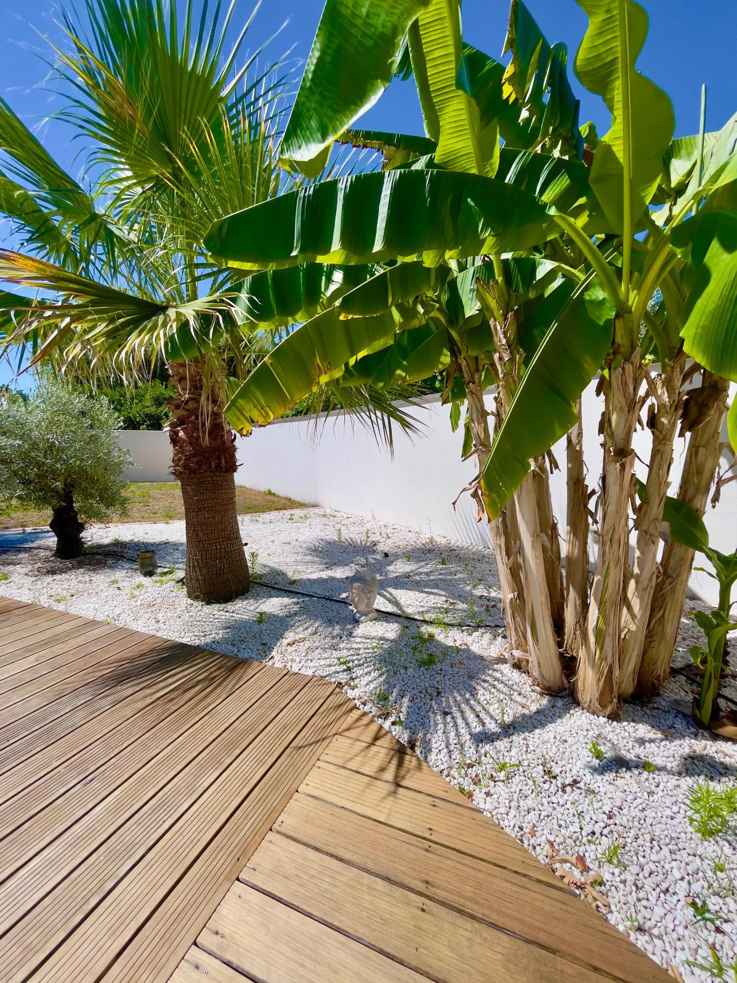 Photo 20 of the listing.