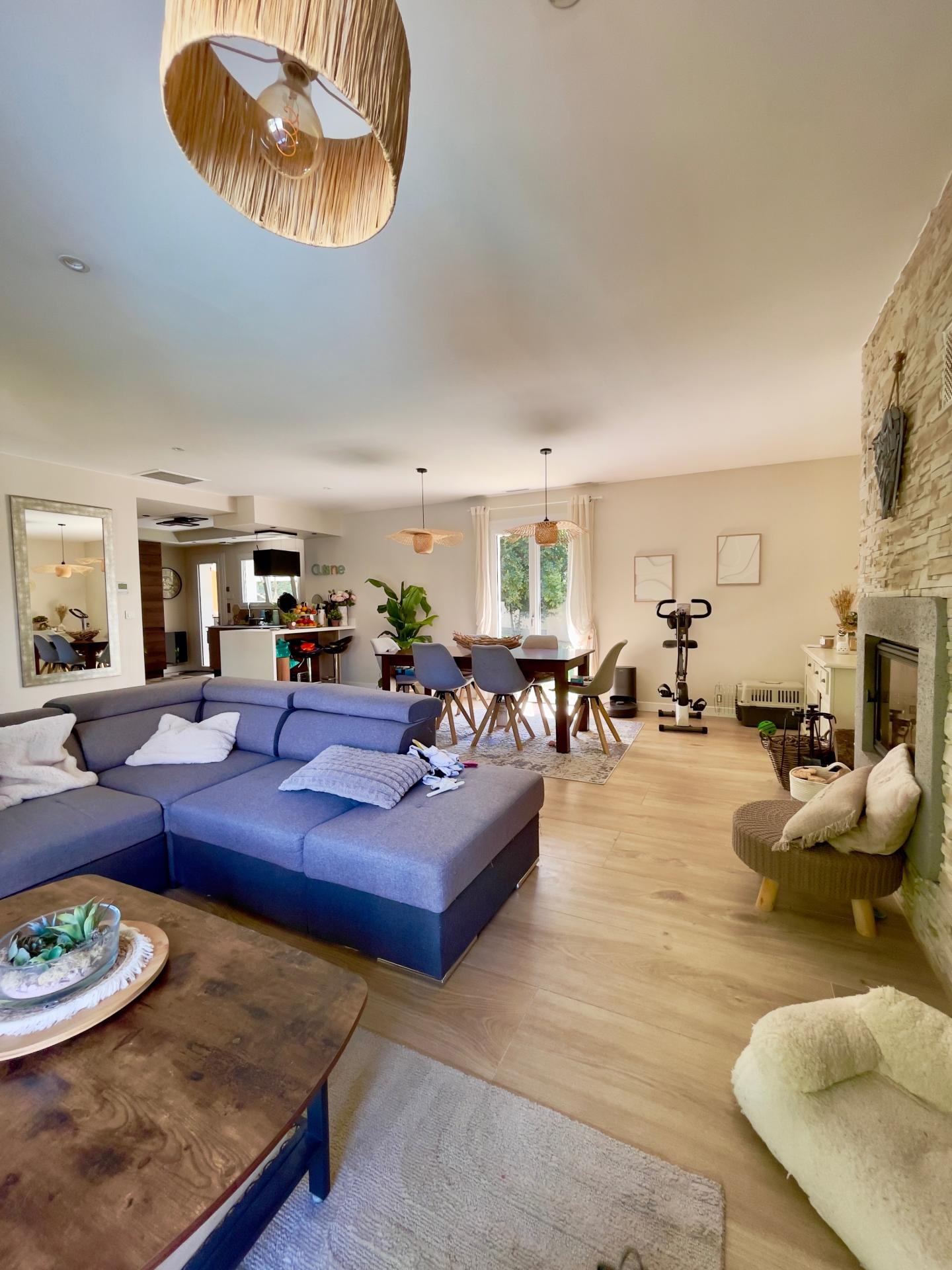 Photo 8 of the listing.